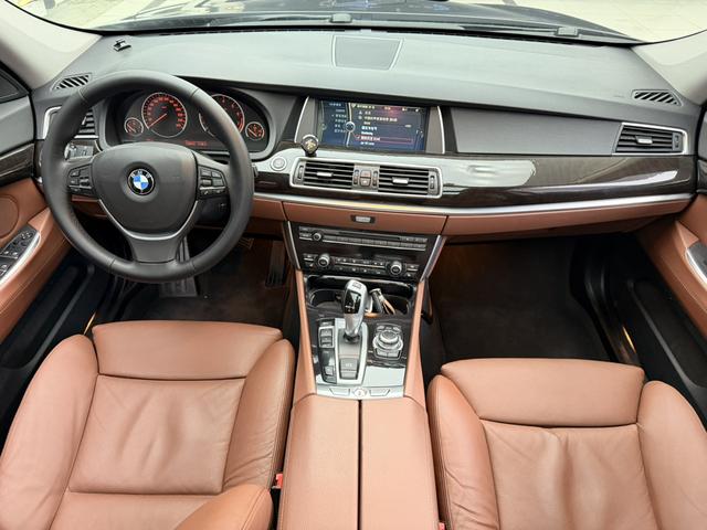 BMW 5 Series GT 2012 car image #10