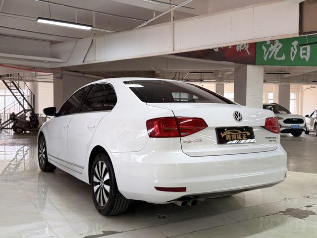 Volkswagen Sagitar 2015 car image #10