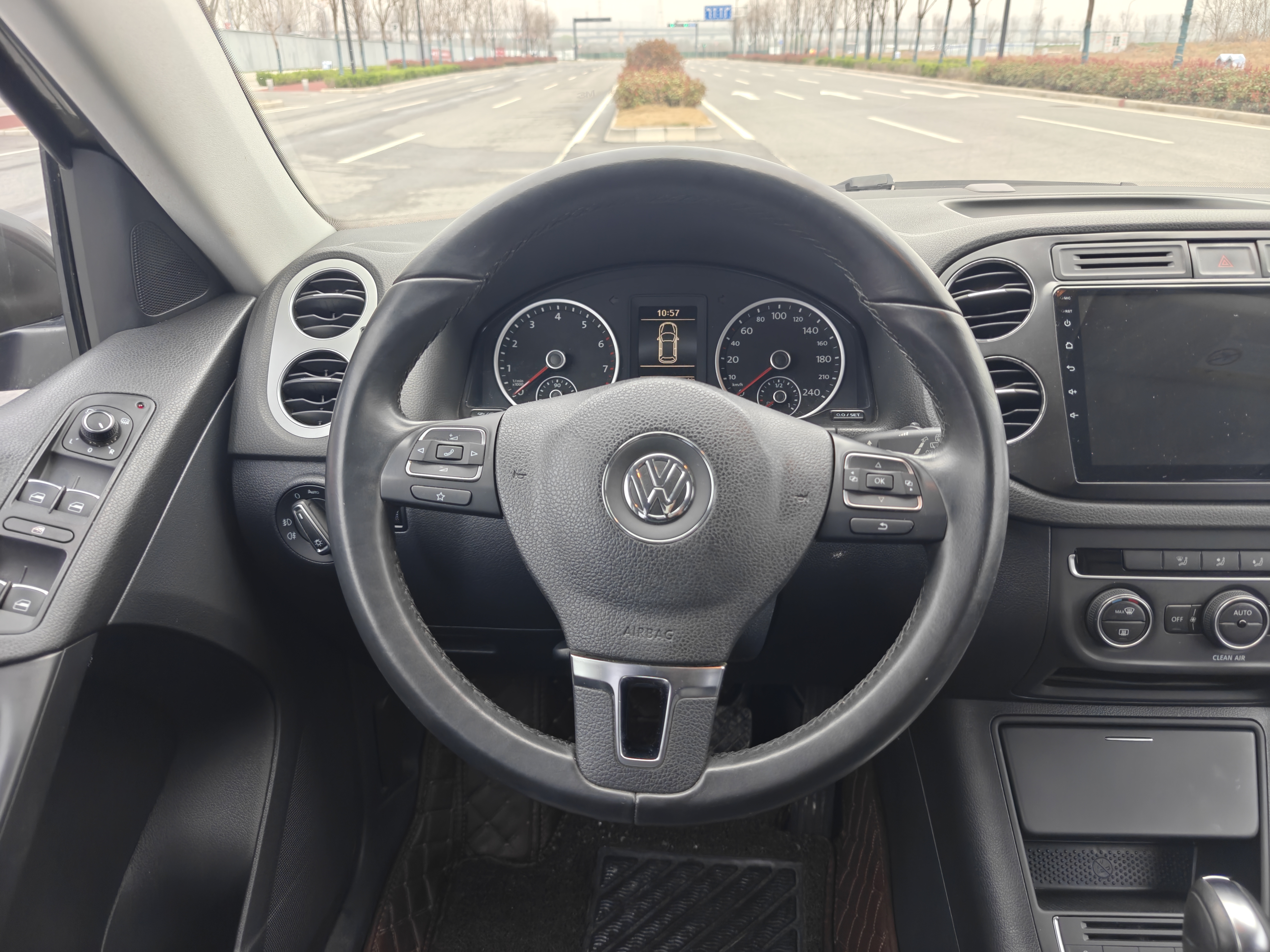 Volkswagen Tiguan 2016 immagine di auto #10