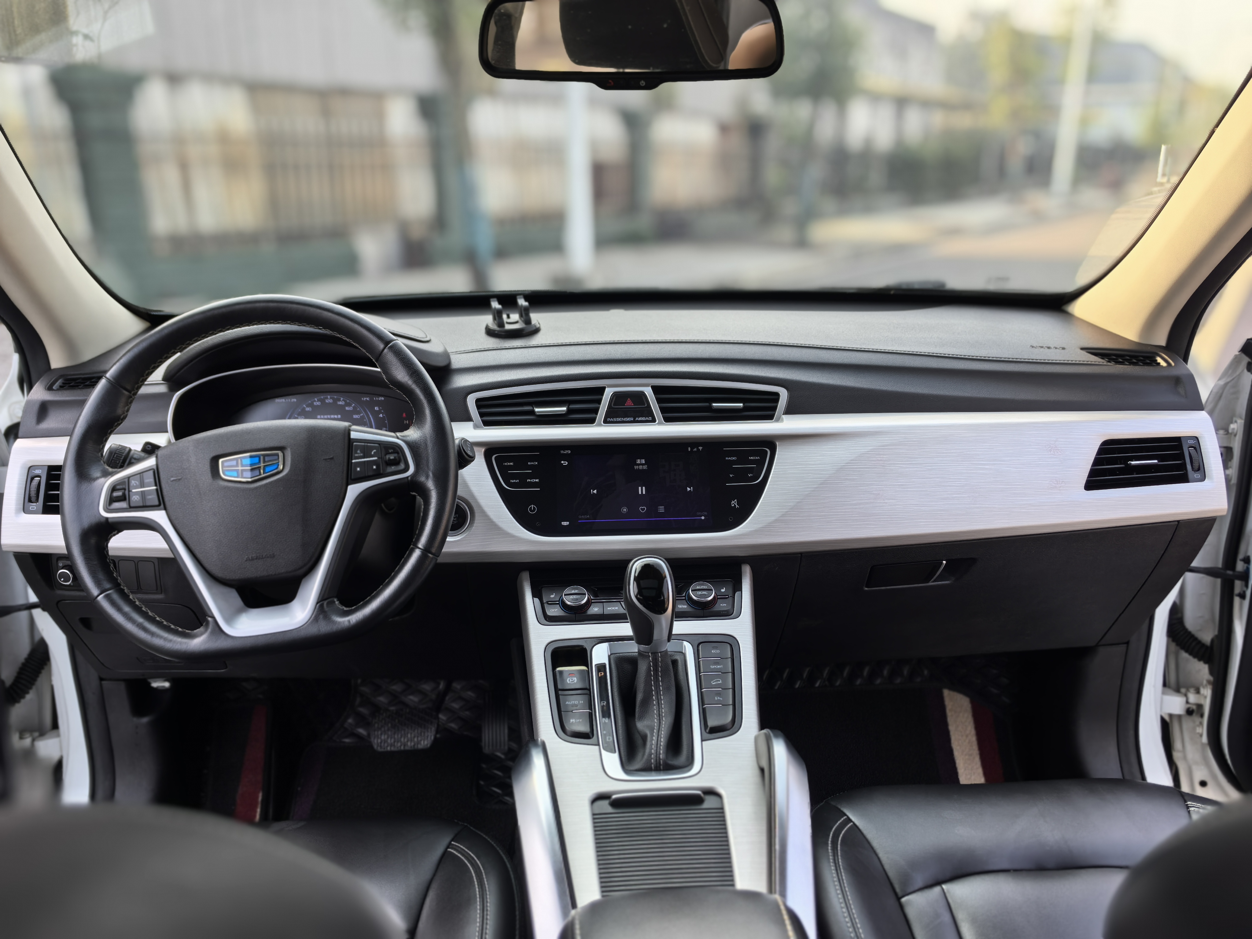 GEELY Boyue 2018 #10 GEELY Boyue 2018 car image #10