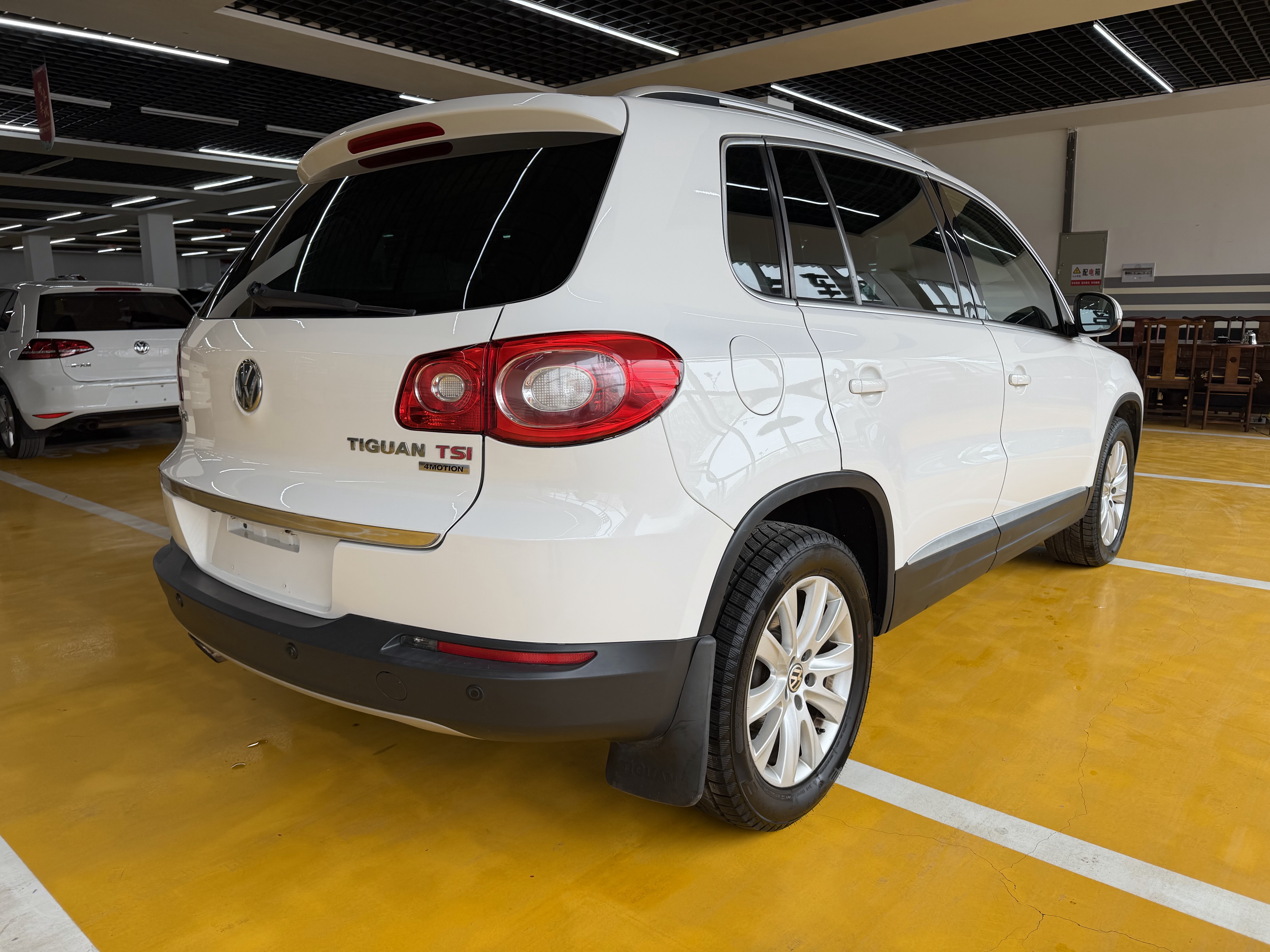 Volkswagen Tiguan 2012 immagine di auto #10