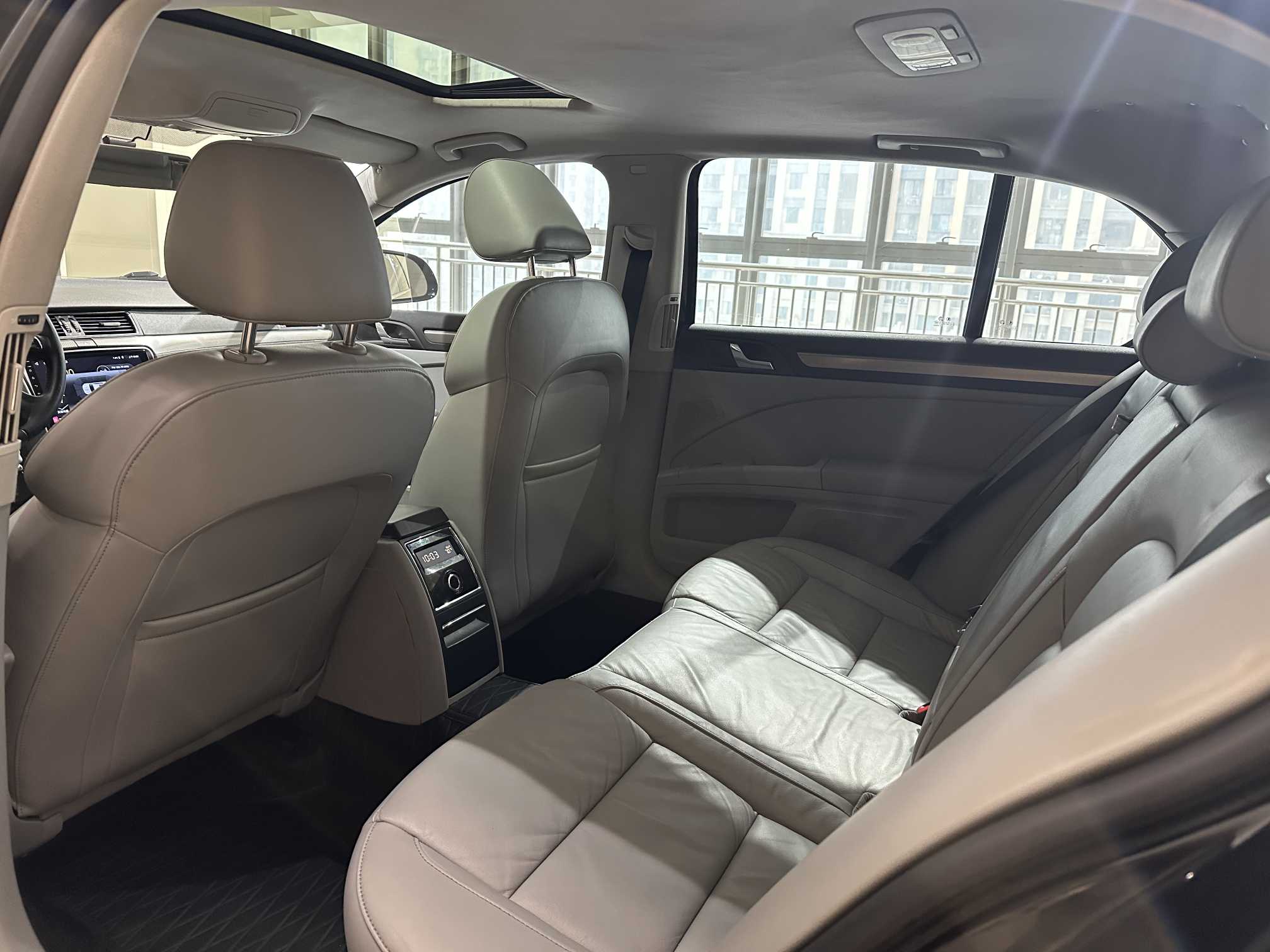 Skoda Superb 2013 immagine di auto #10