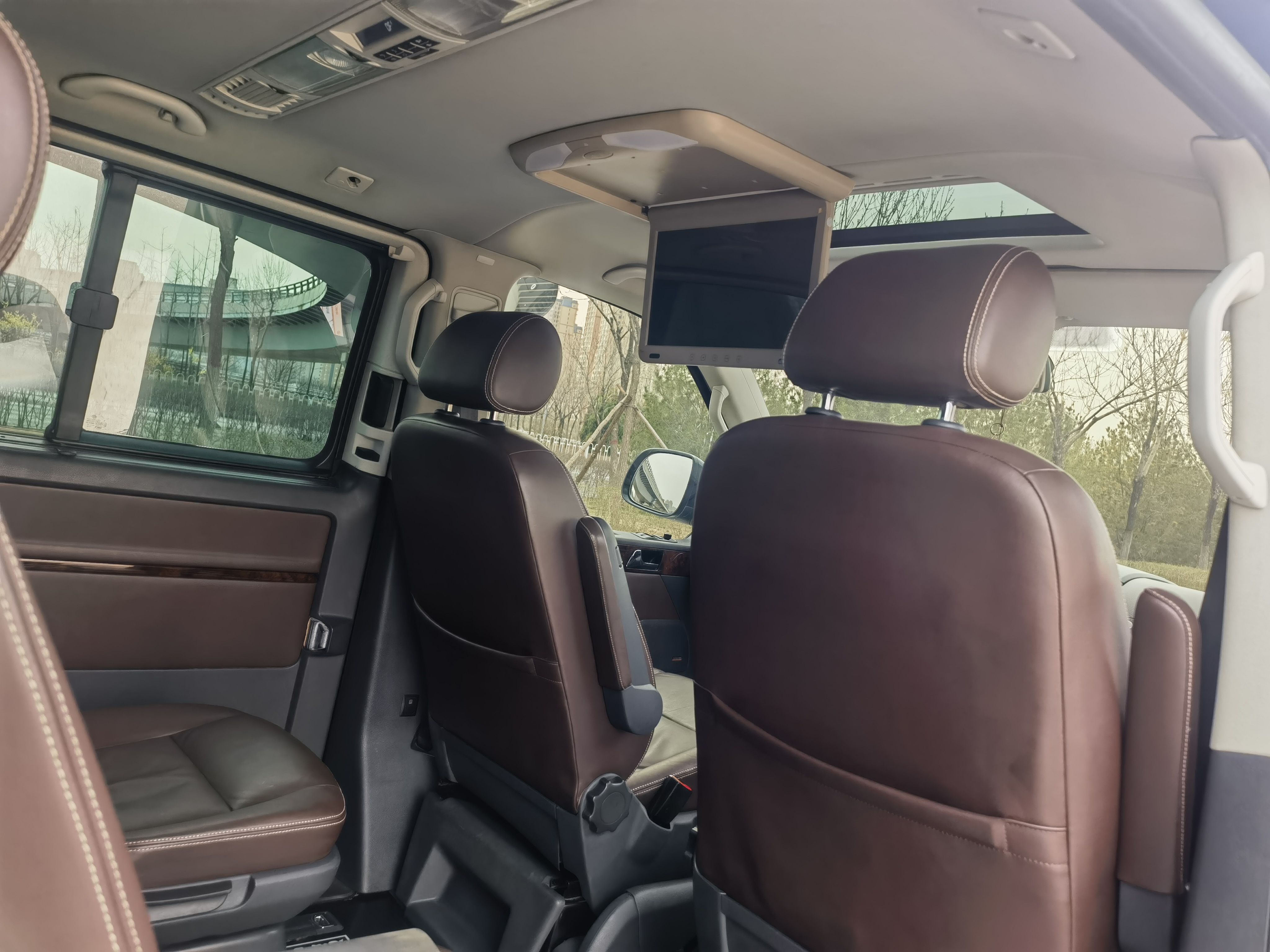 Volkswagen Multivan 2015 car image #10