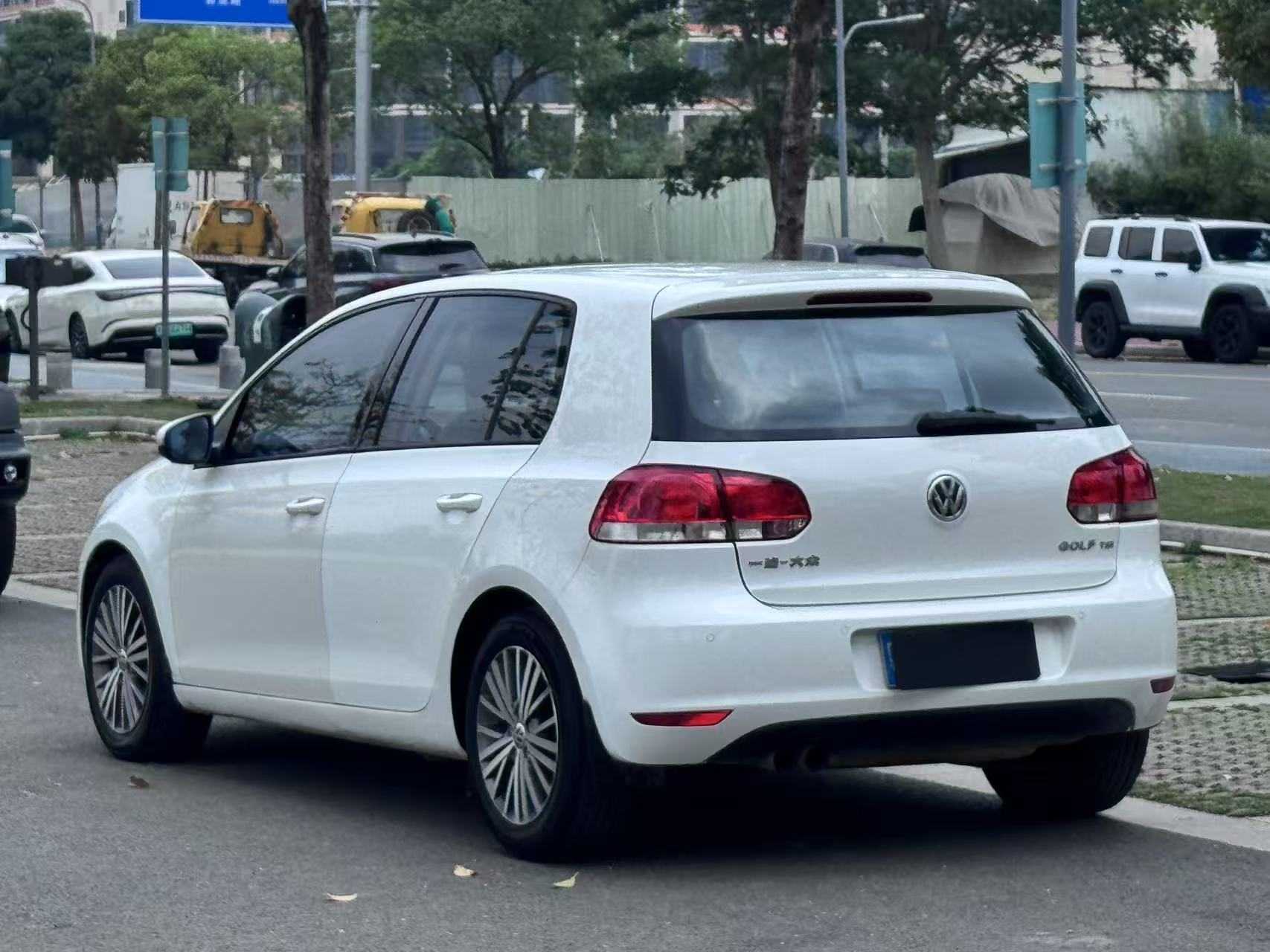 Volkswagen Golf 2013 car image #10