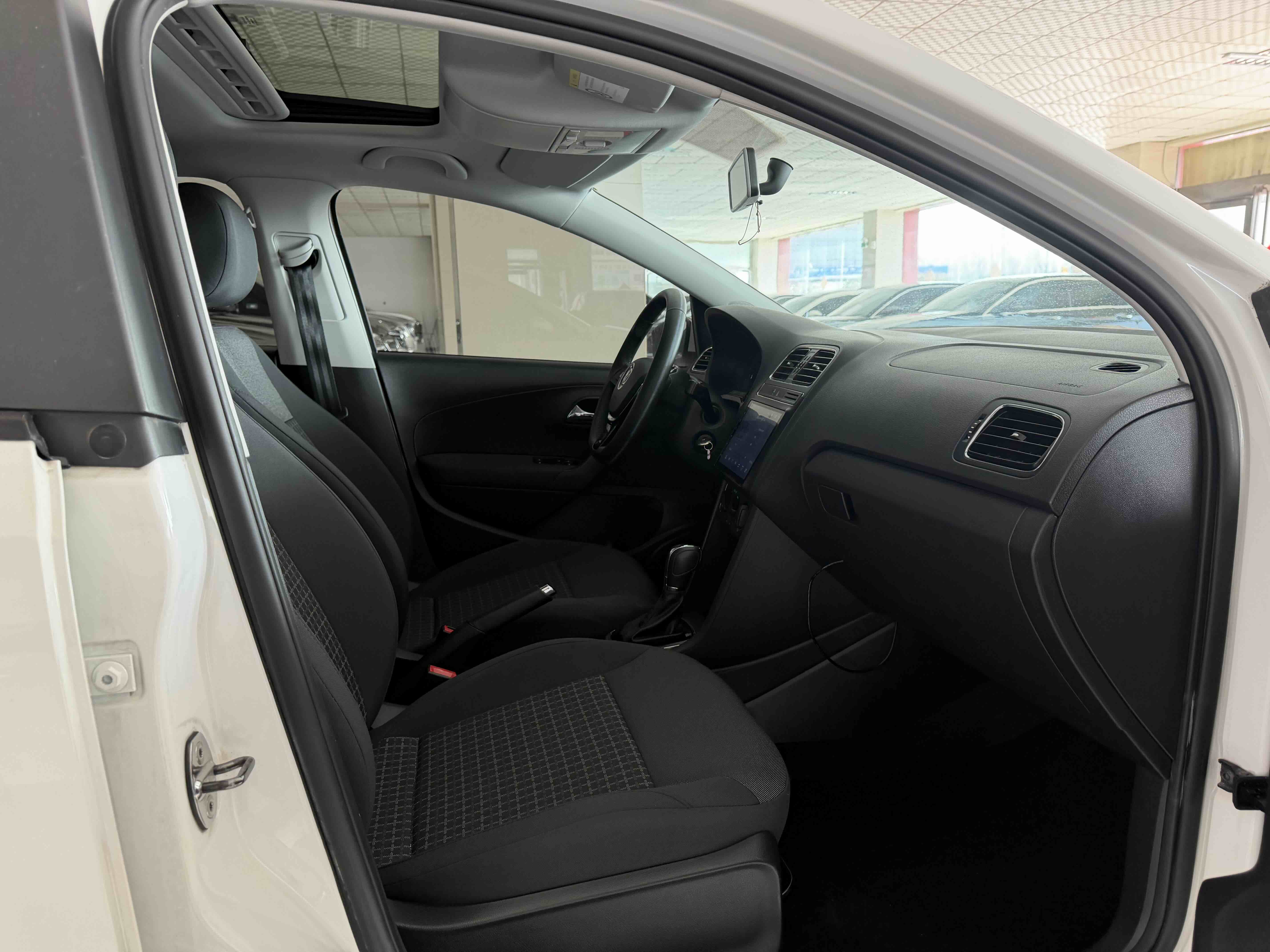 Polo 2017 #10 Polo 2017 car image #10