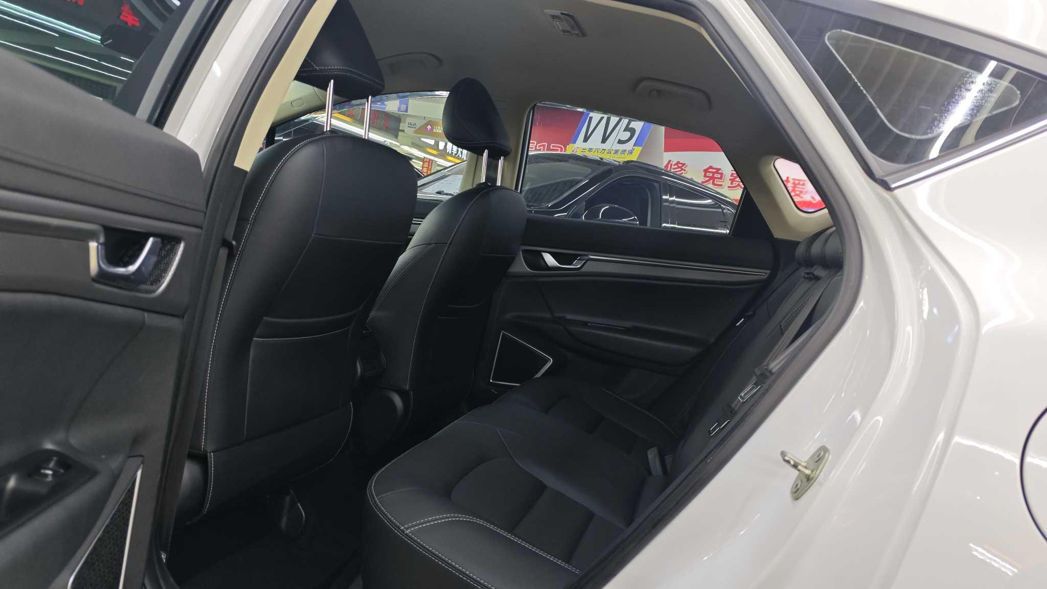 Emgrand GS 2018 car image #10