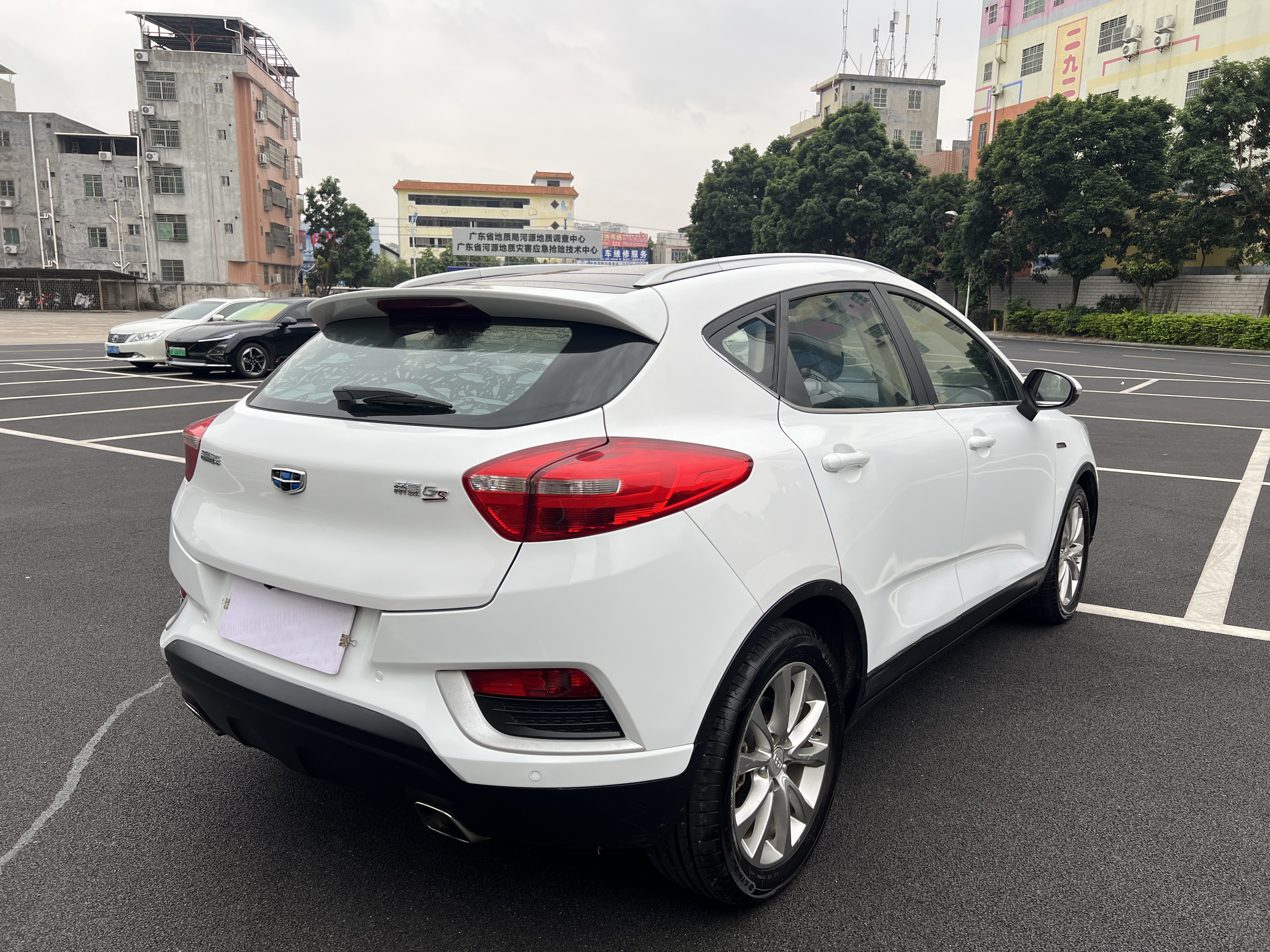Emgrand GS 2016 #10 Emgrand GS 2016 car image #10