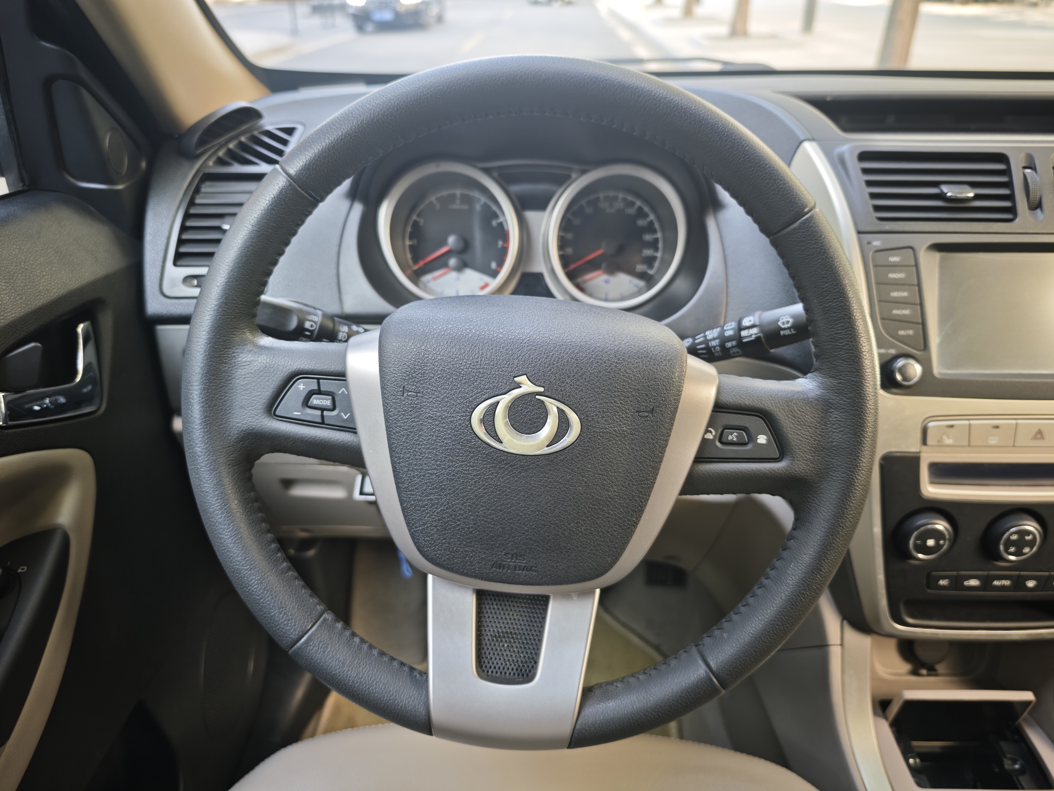 GEELY GX7 2012 car image #10