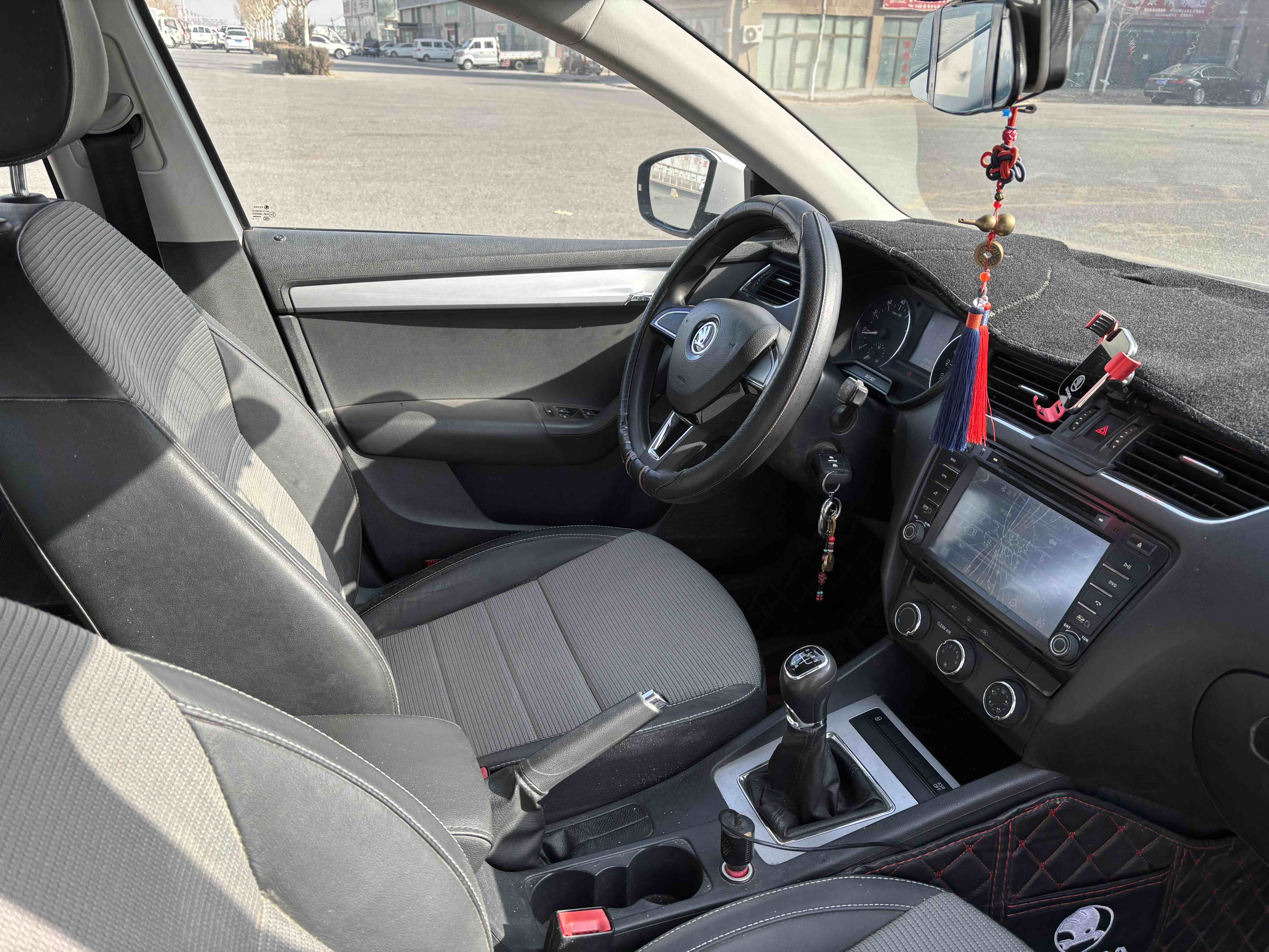 Skoda Octavia 2016 car image #10