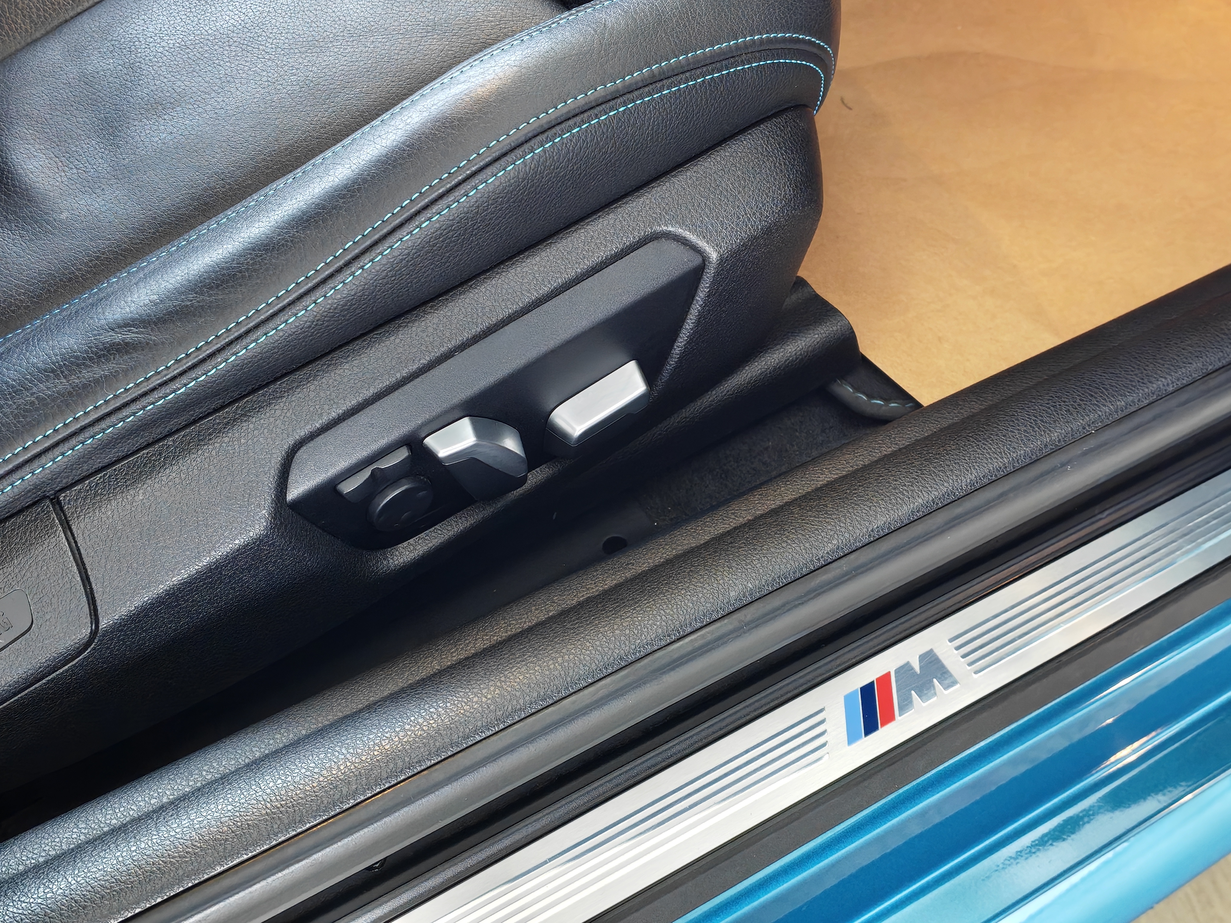 BMW M2 2017 car image #10