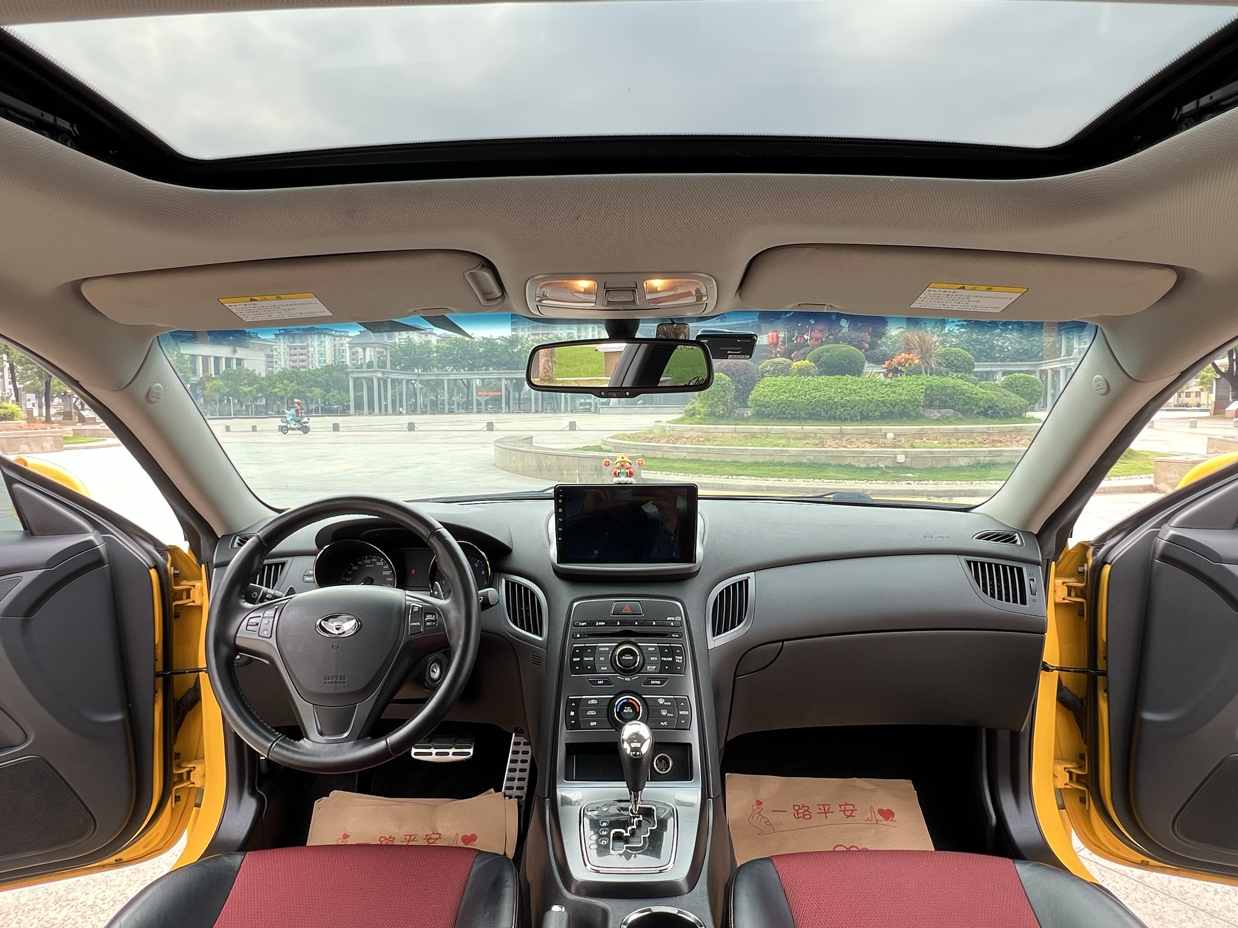 Hyundai Rohens-Coupe 2012 #10 Hyundai Rohens-Coupe 2012 car image #10