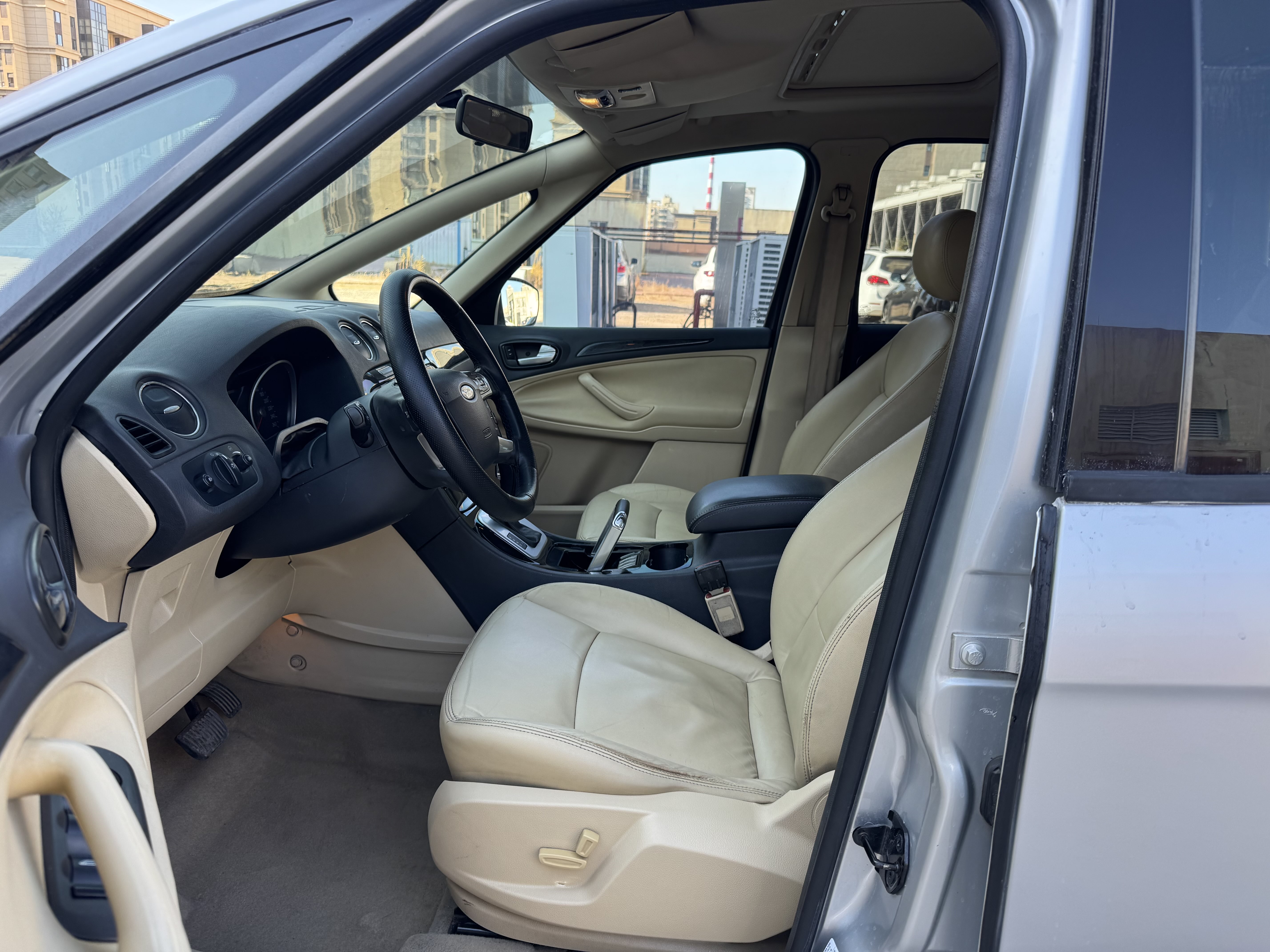 Ford S-MAX 2010 car image #10