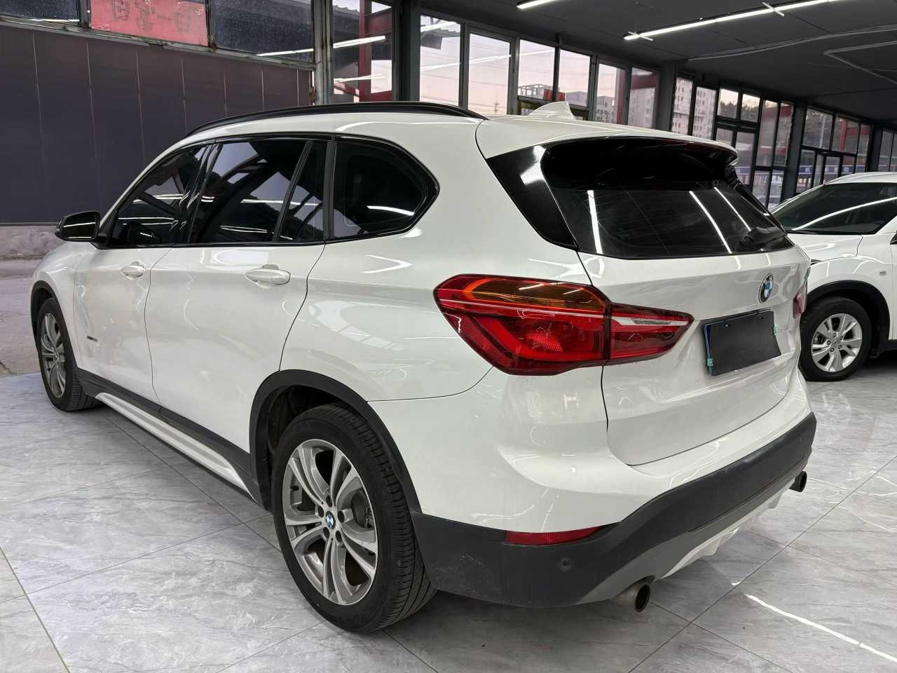 BMW X1 M35Li 2017 #10 BMW X1 M35Li 2017 car image #10