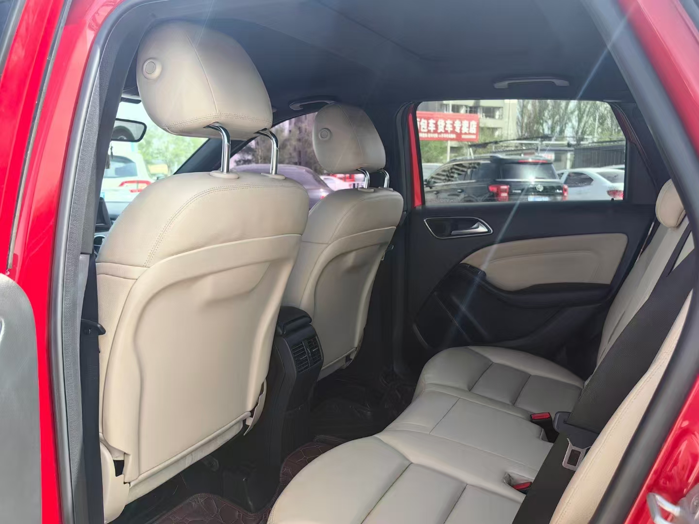 Mercedes-Benz B Class 2013 car image #10