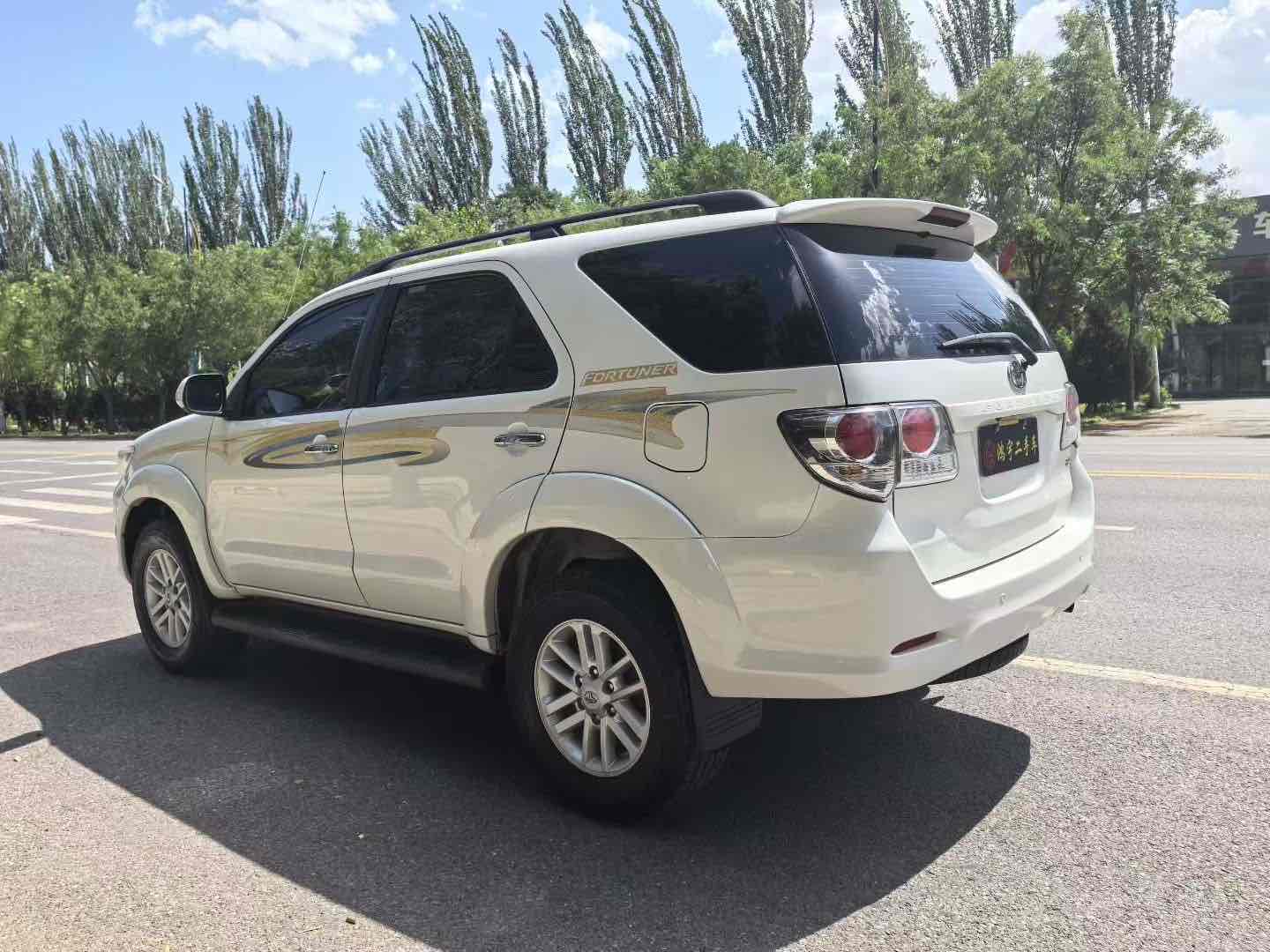 Toyota Fortuner 2016 immagine di auto #10