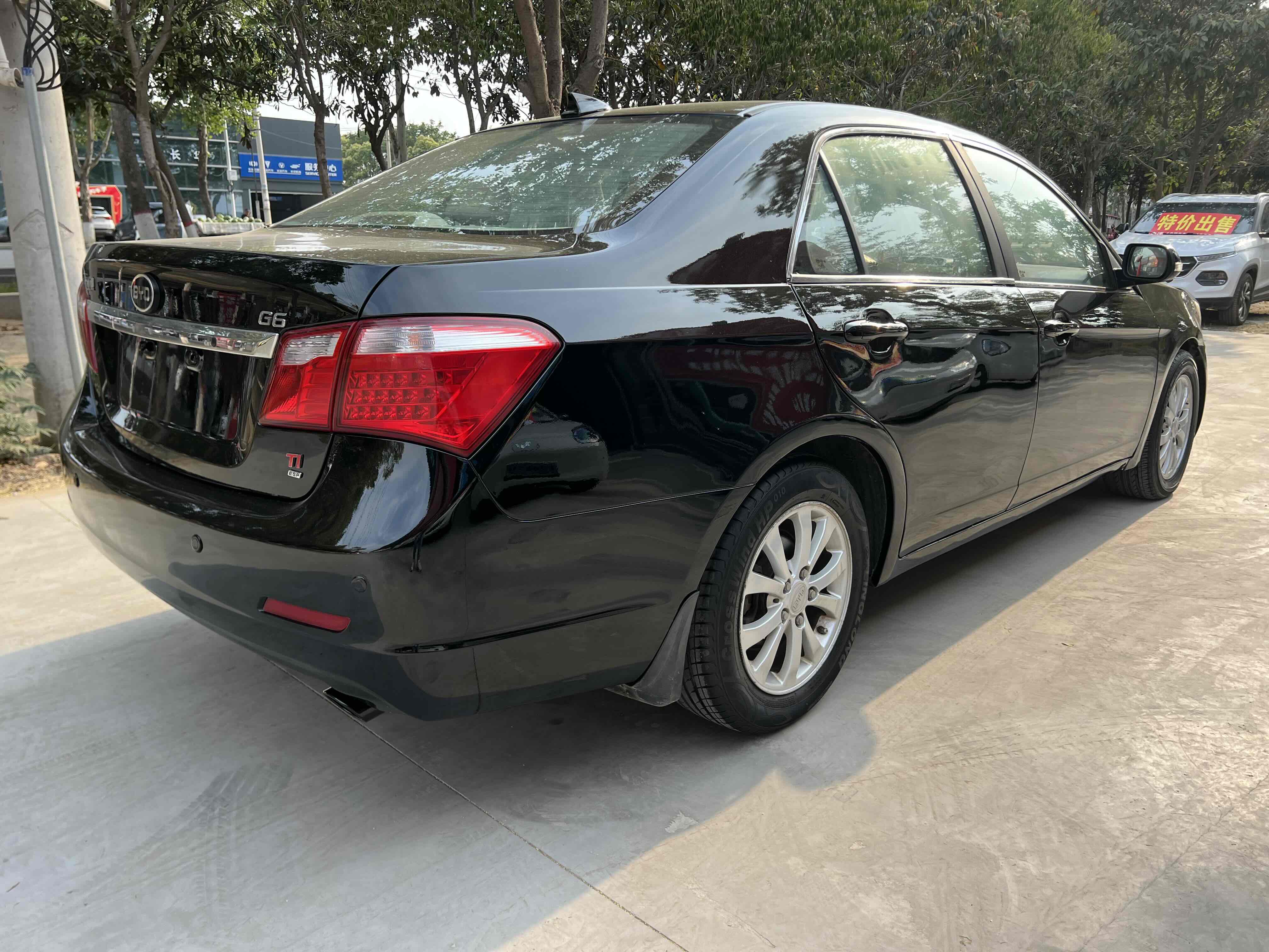 BYD G6 2014 #10 BYD G6 2014 car image #10