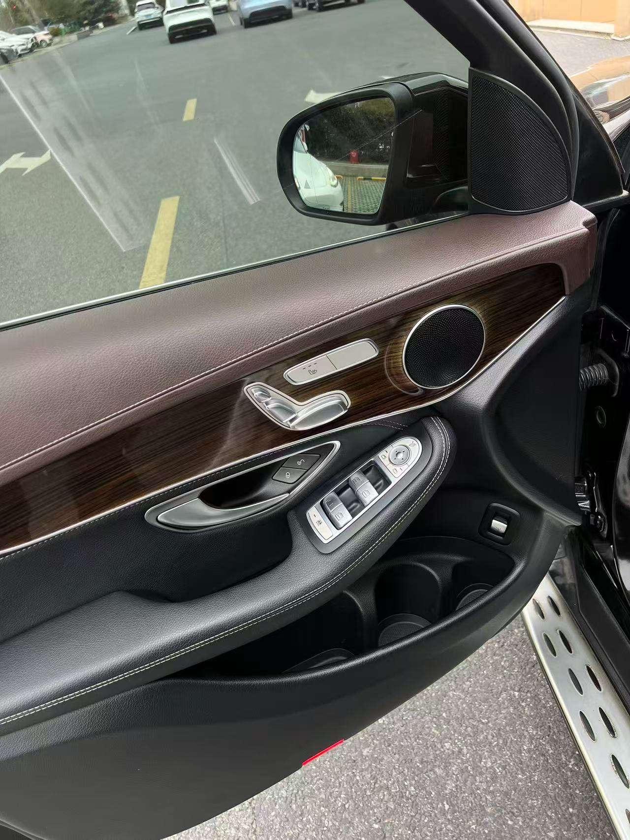 Mercedes-Benz GLC Class 2017 car image #10