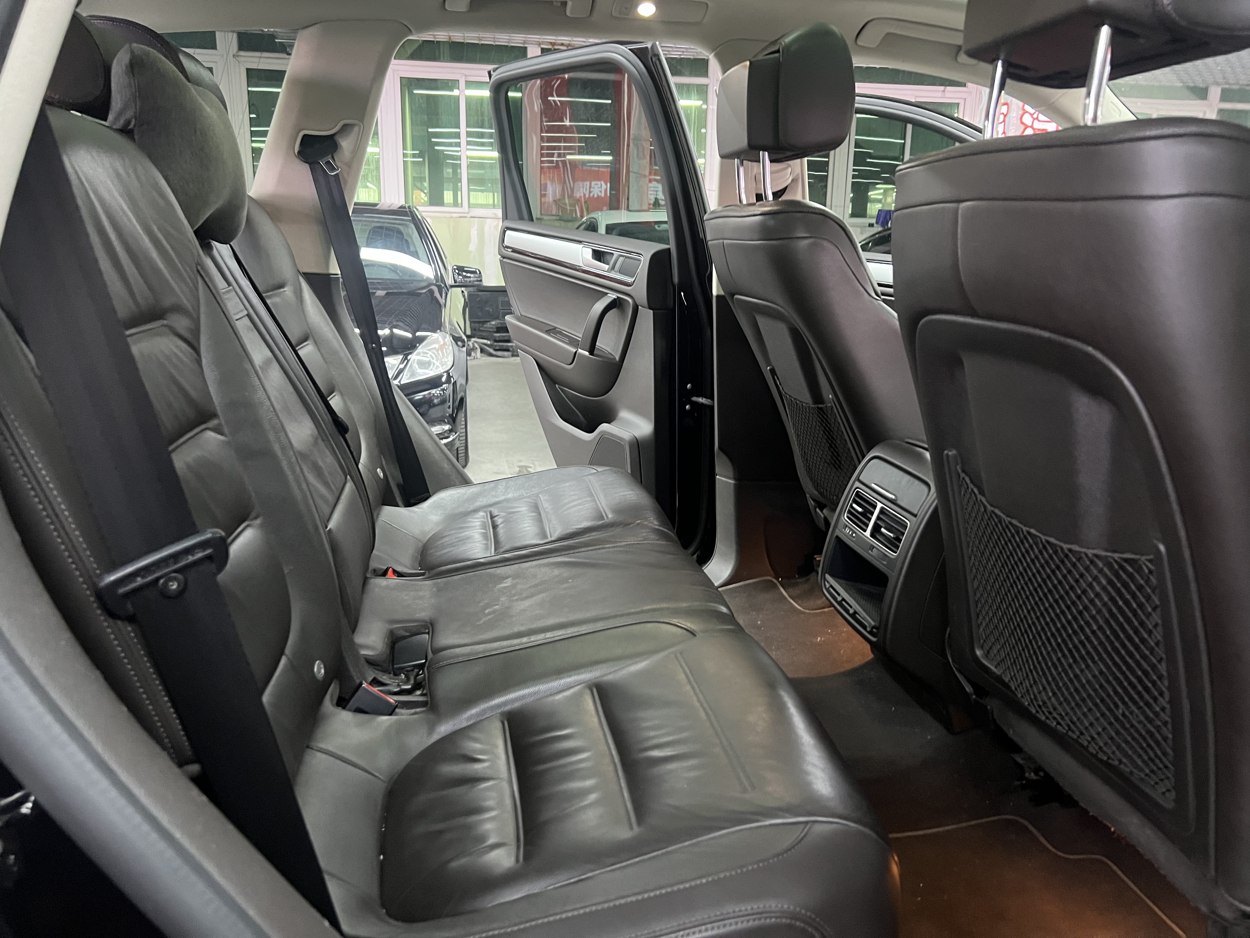 Volkswagen Touareg 2016 car image #10