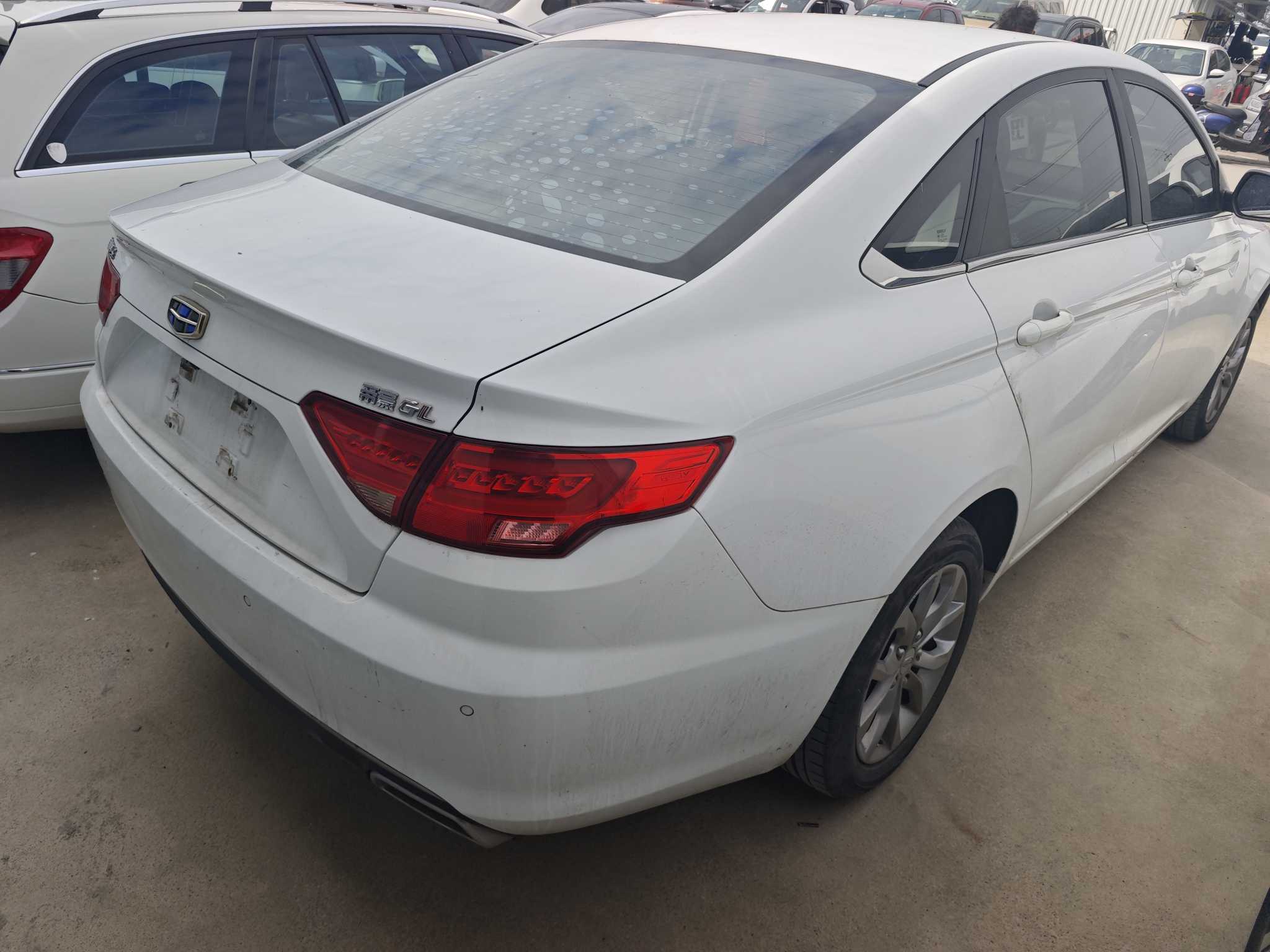 Emgrand GL 2017 #10 Emgrand GL 2017 car image #10