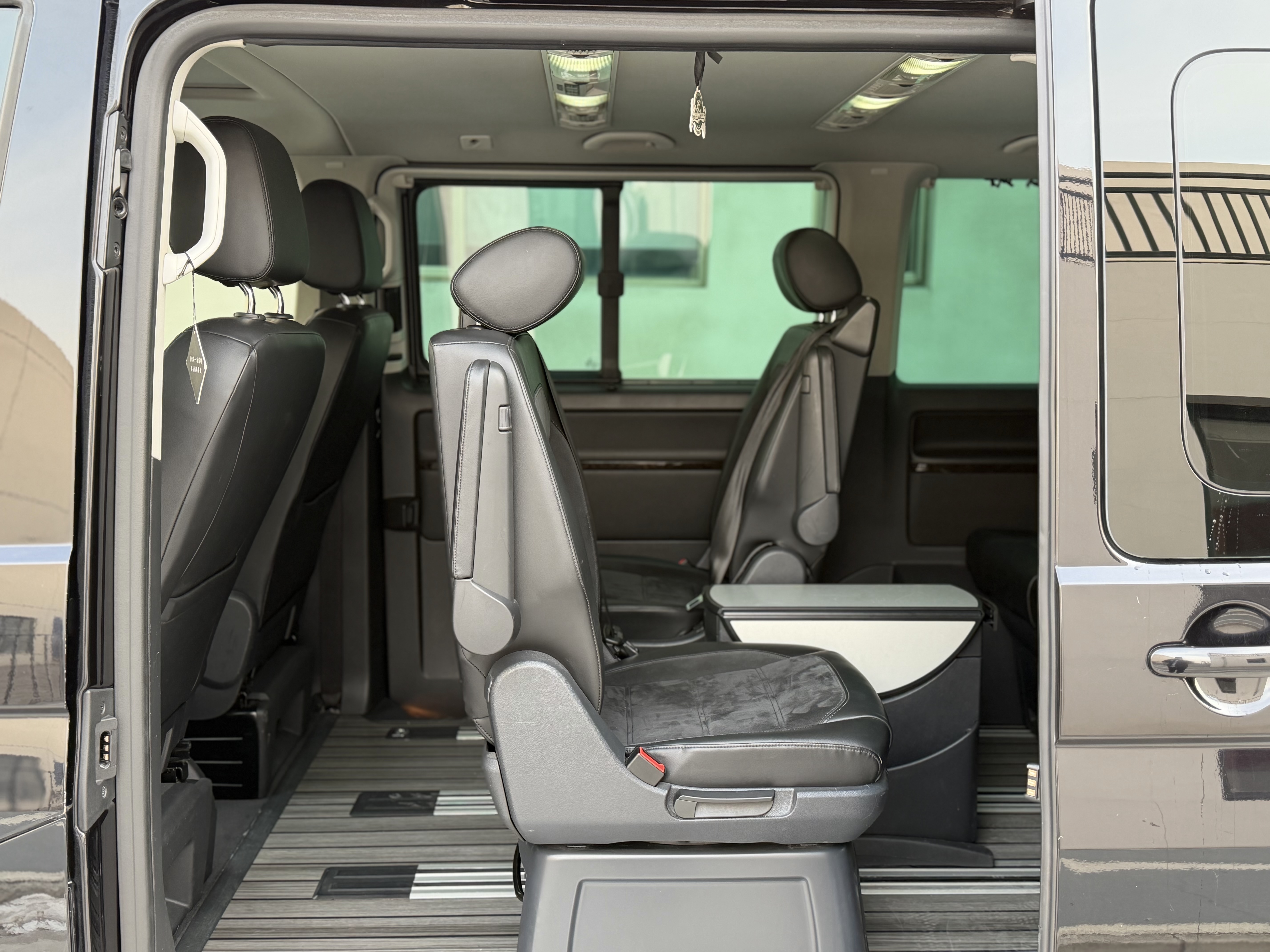 Volkswagen Multivan 2017 immagine di auto #10