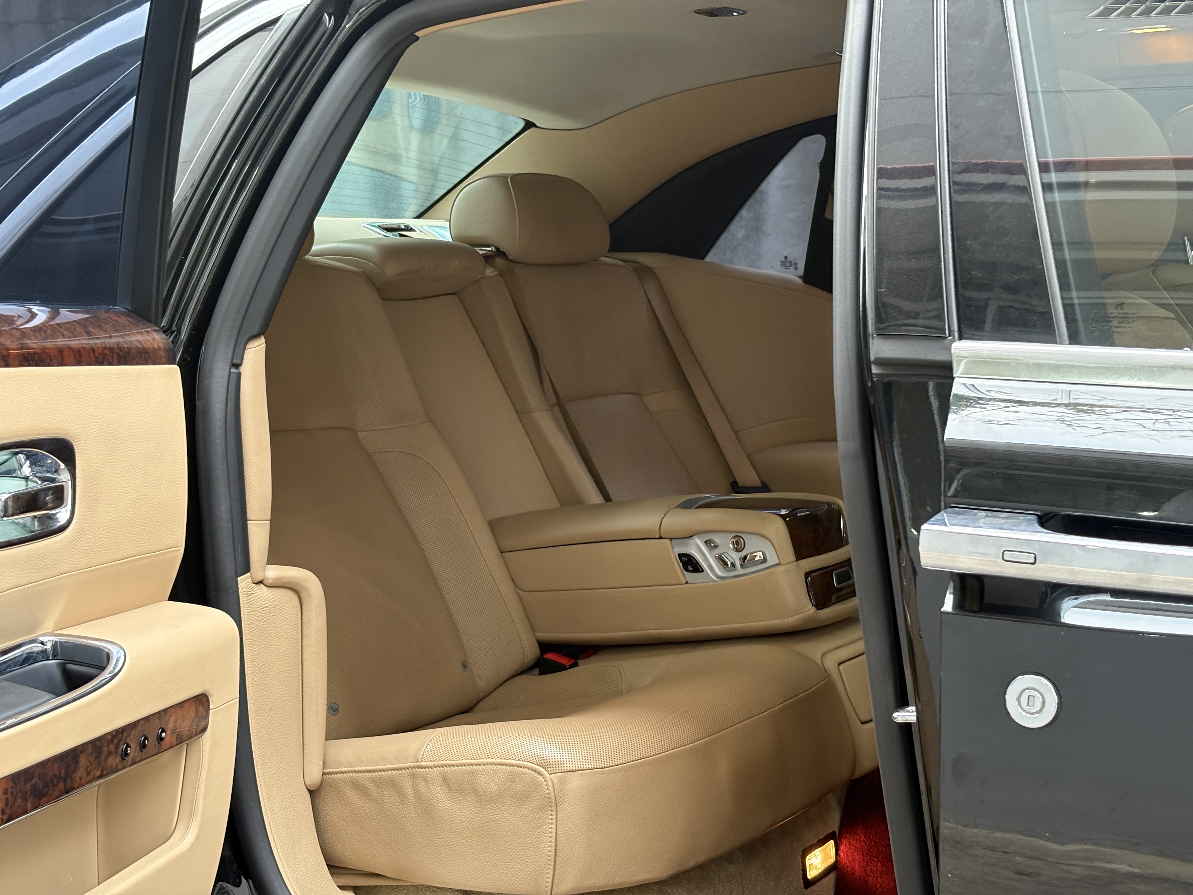 Rolls-Royce 2012 car image #10