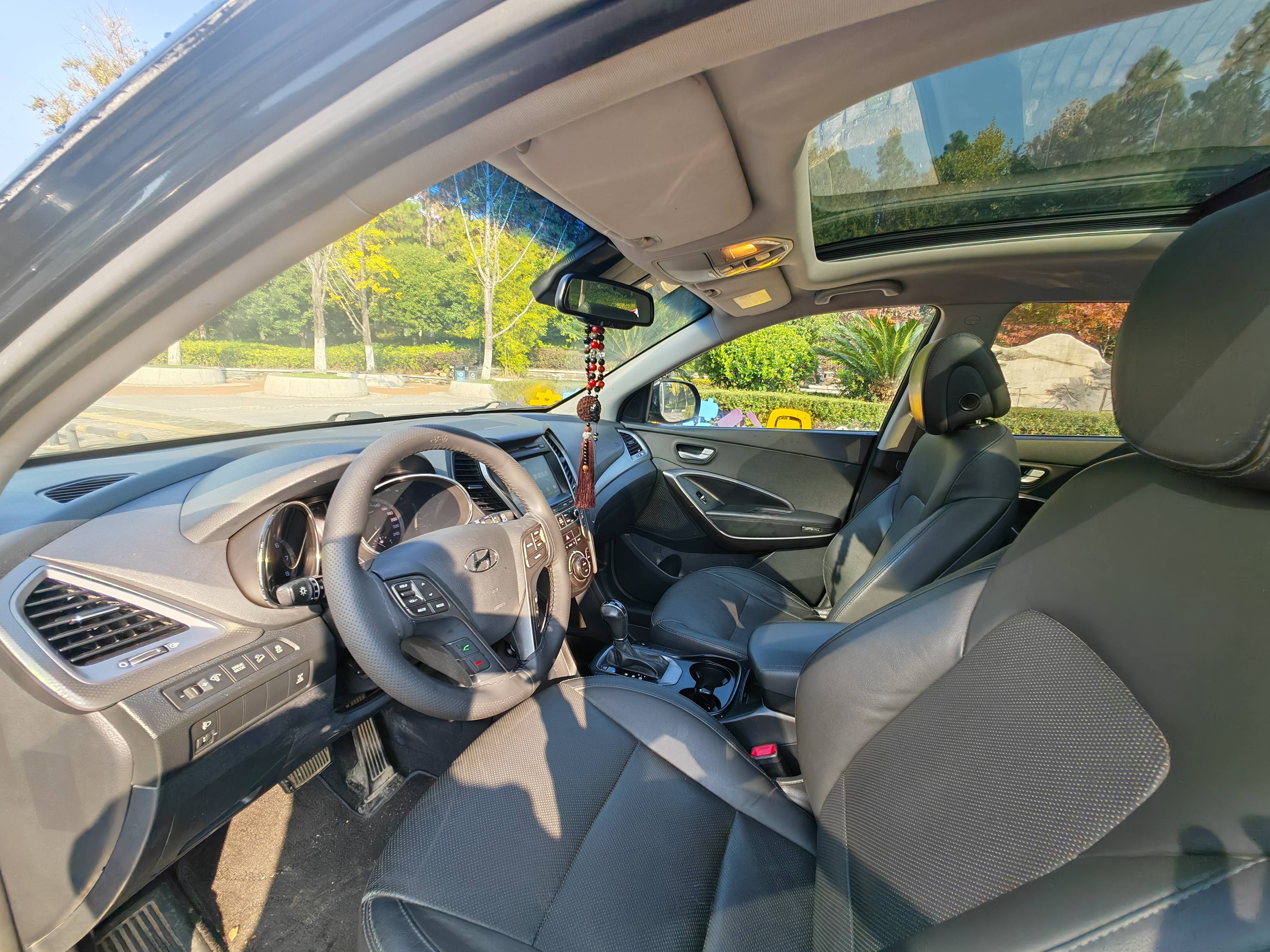 Hyundai Grand Santa Fe 2017 car image #10