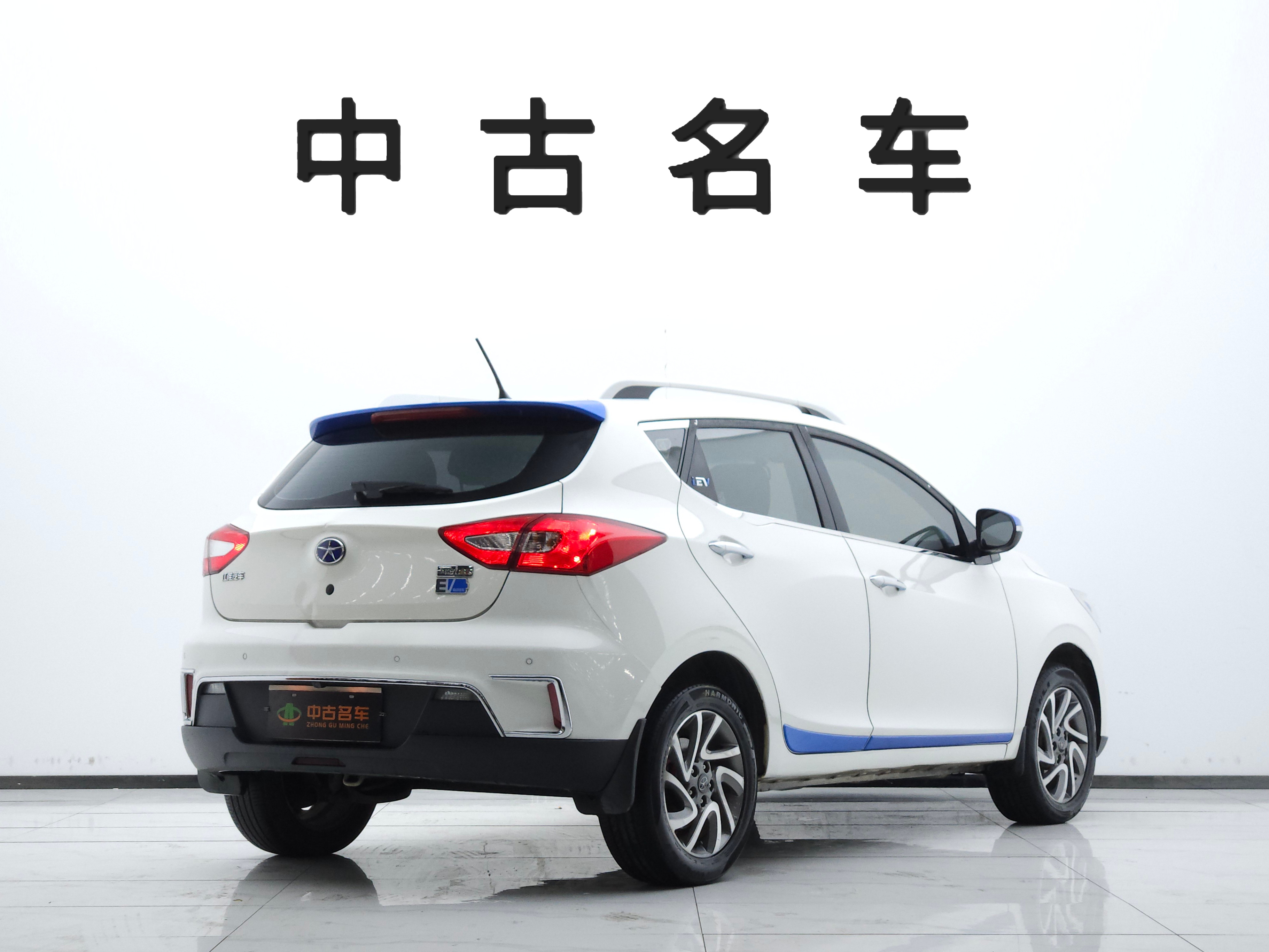 JAC 2016 car image #10