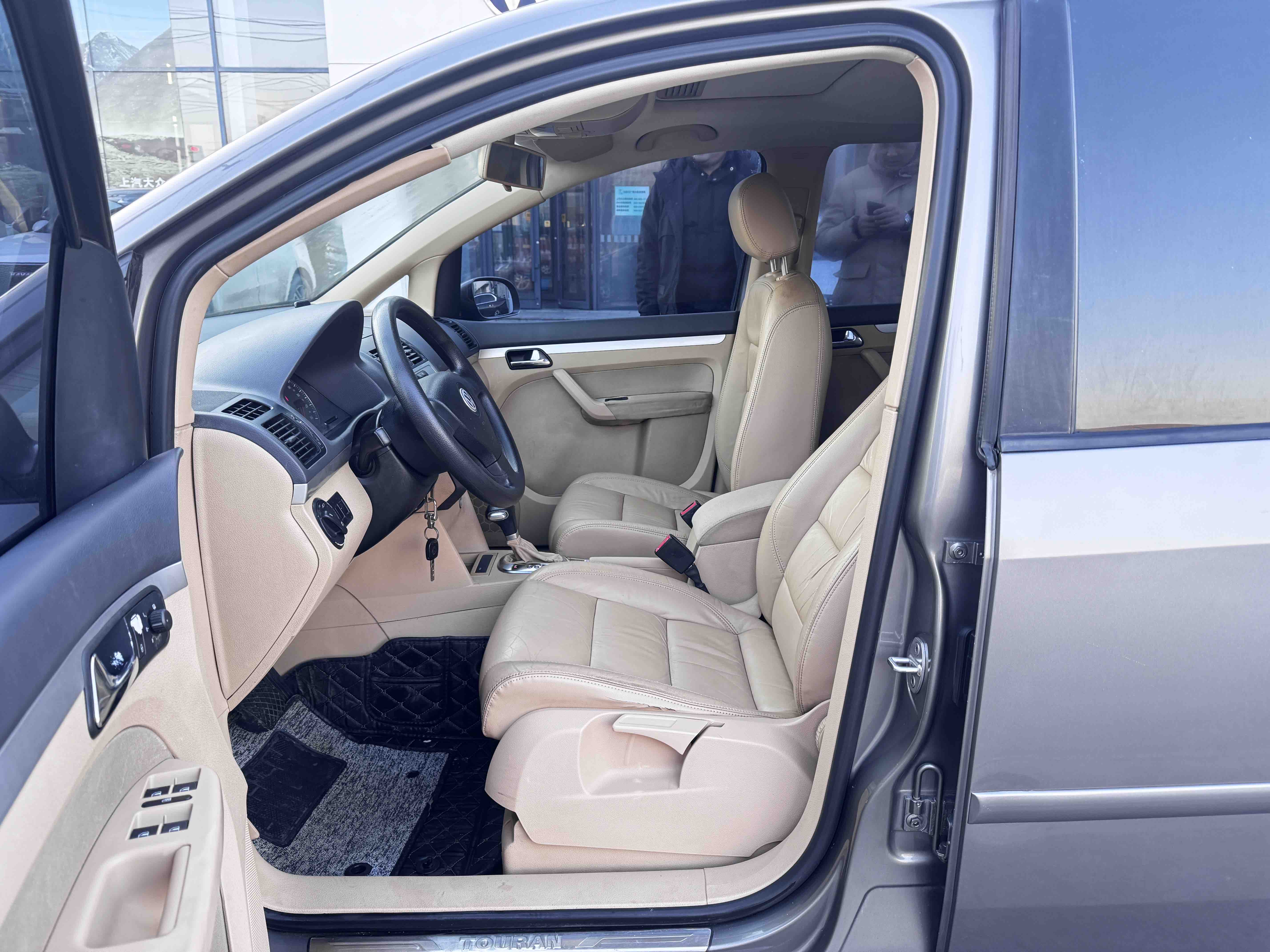 Volkswagen Touran 2011 #10 Volkswagen Touran 2011 immagine di auto #10