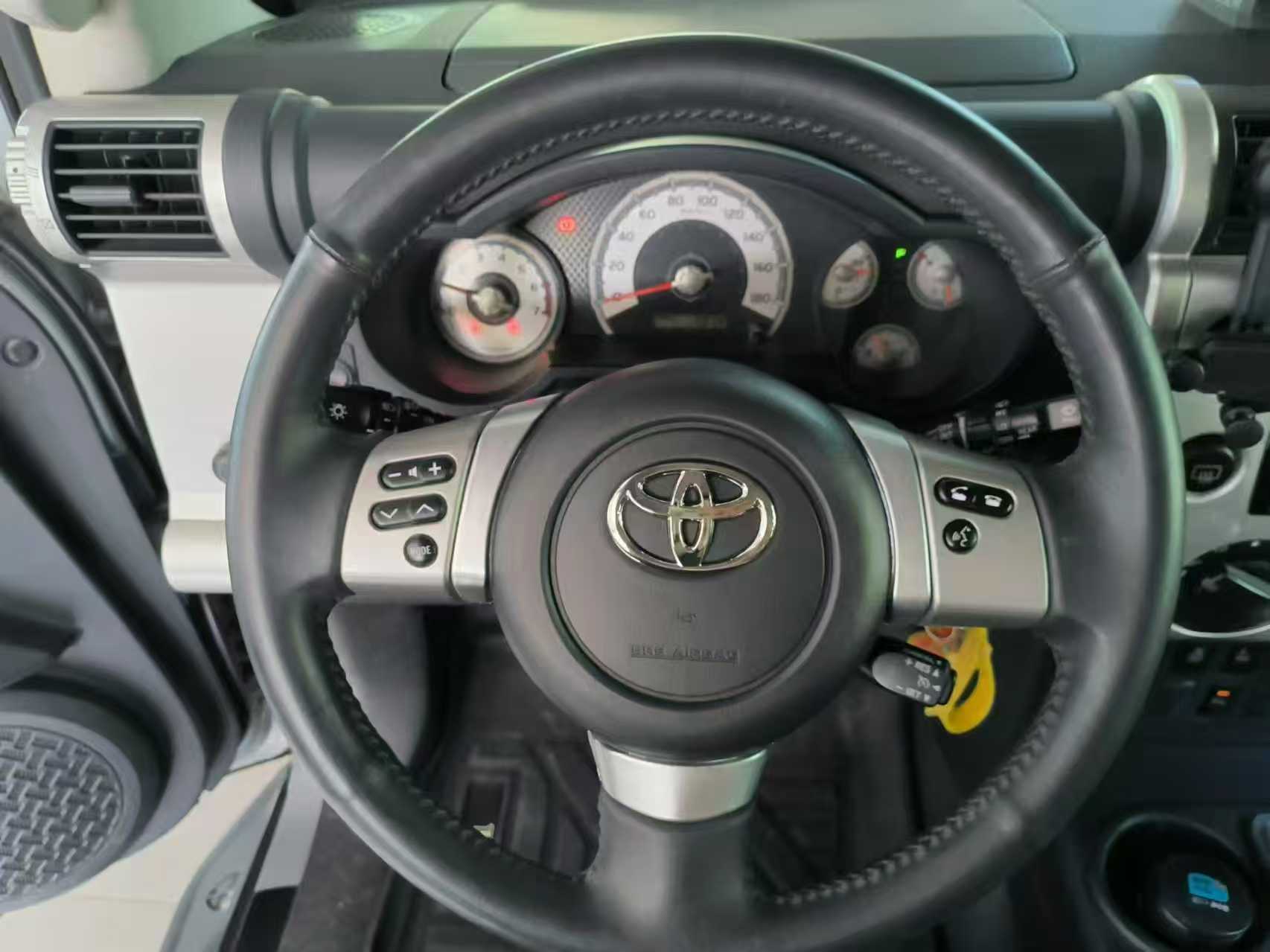 Toyota FJ Cruiser 2018 #10 Toyota FJ Cruiser 2018 car image #10