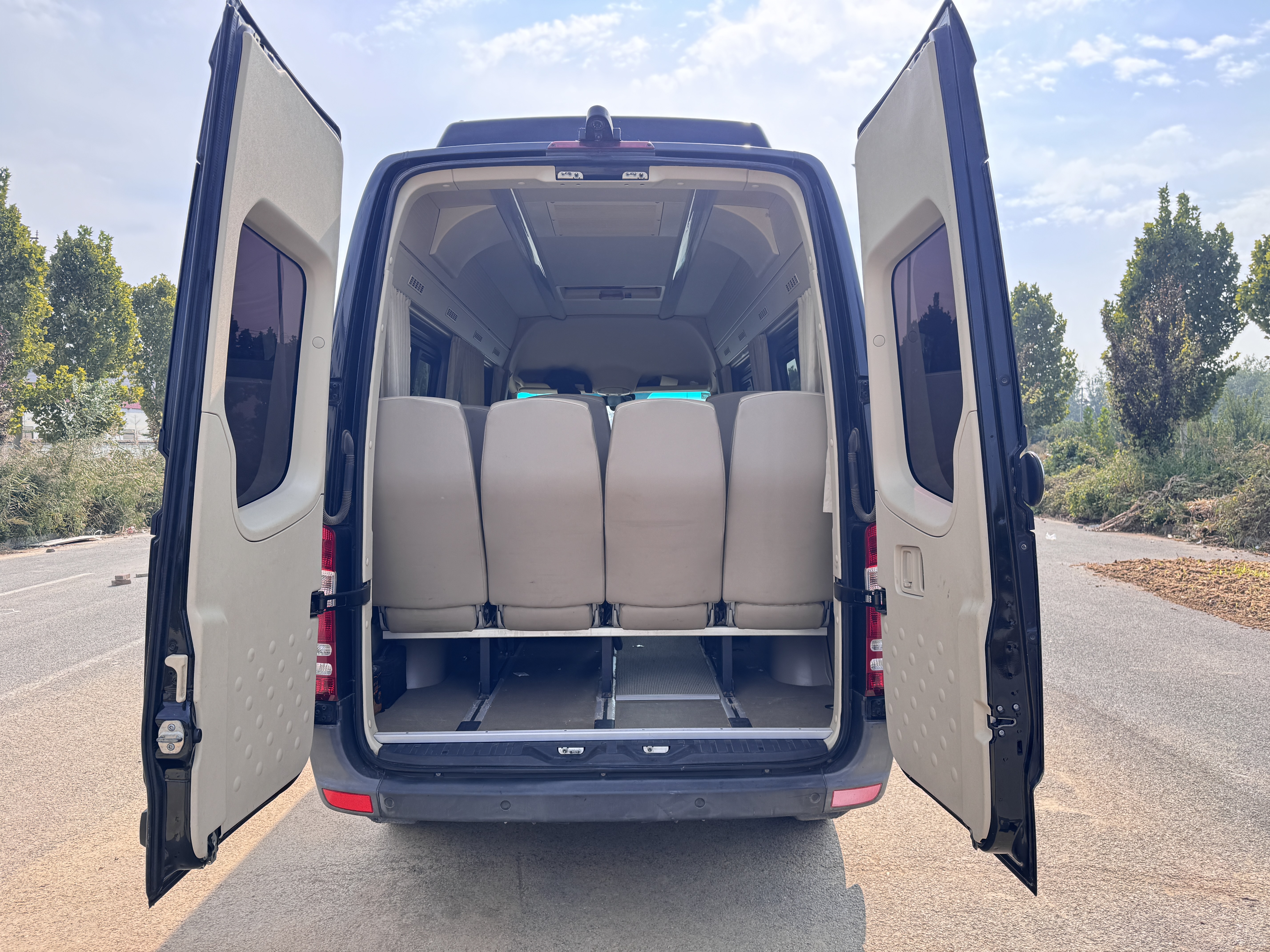 Mercedes-Benz Sprinter 2013 car image #10