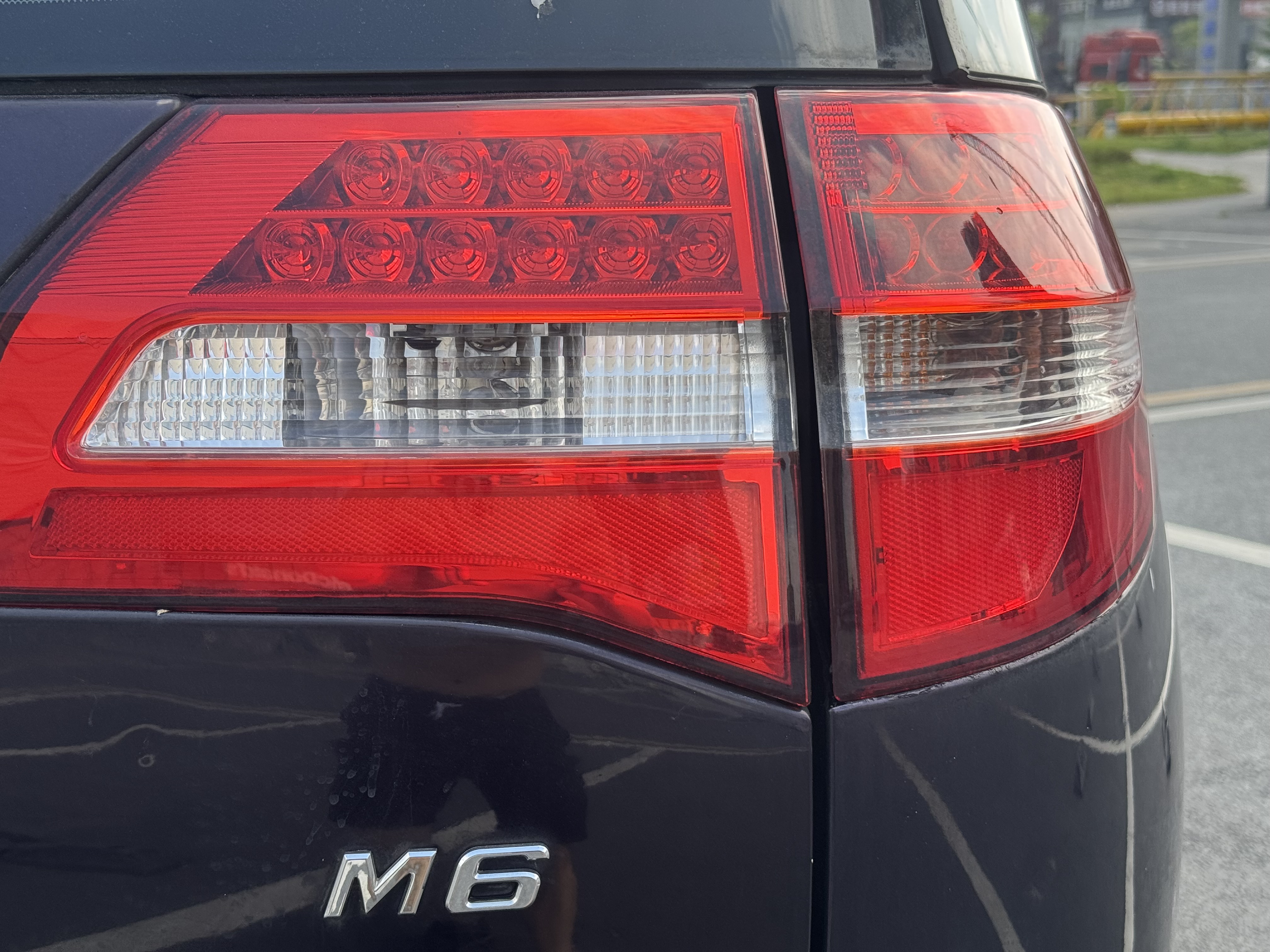 BYD M6 2017 car image #10