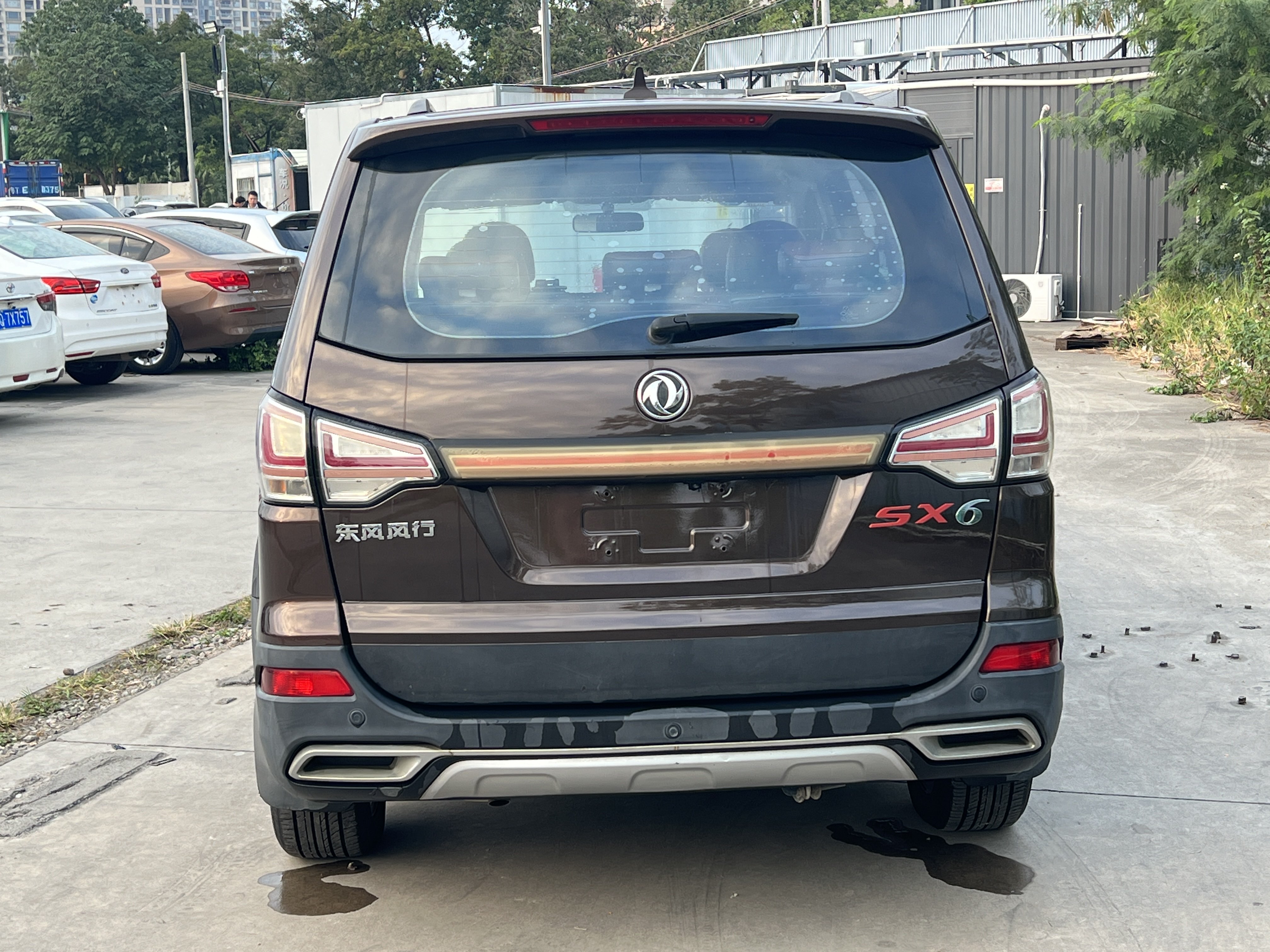 Forthing SX6 2016 car image #10