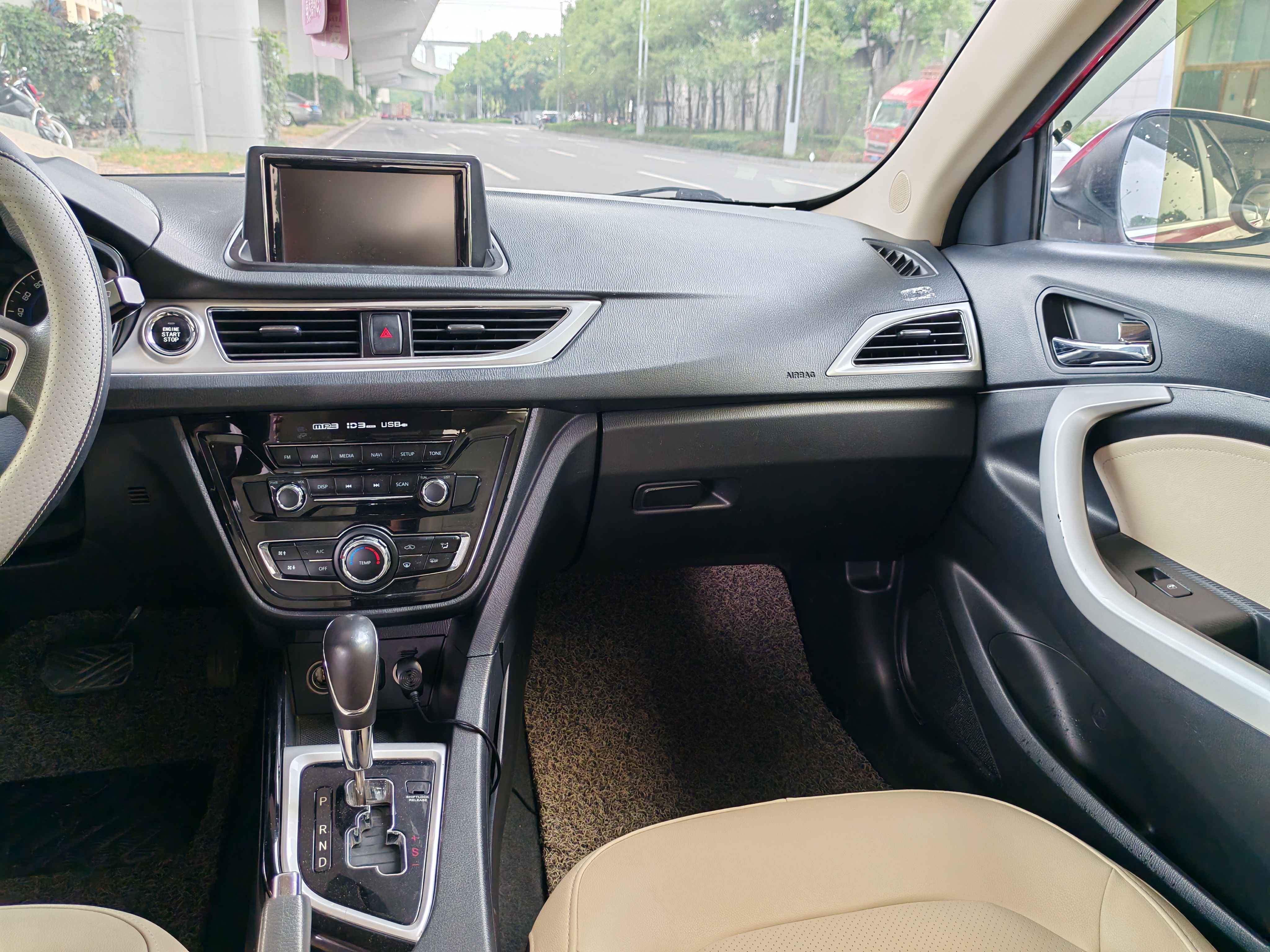 Changan Alsvin V7 2015 car image #10