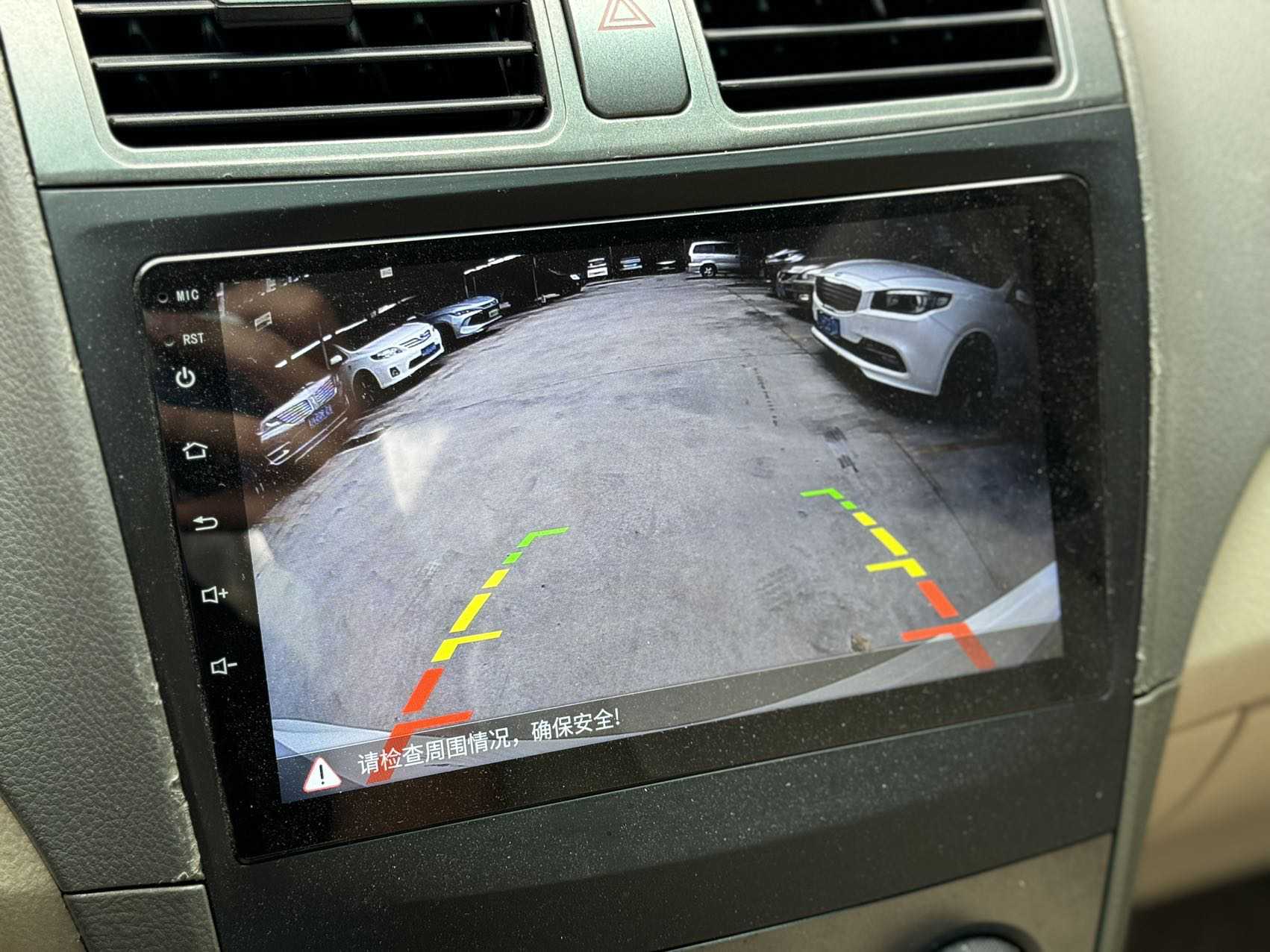 BYD L3 2013 car image #10