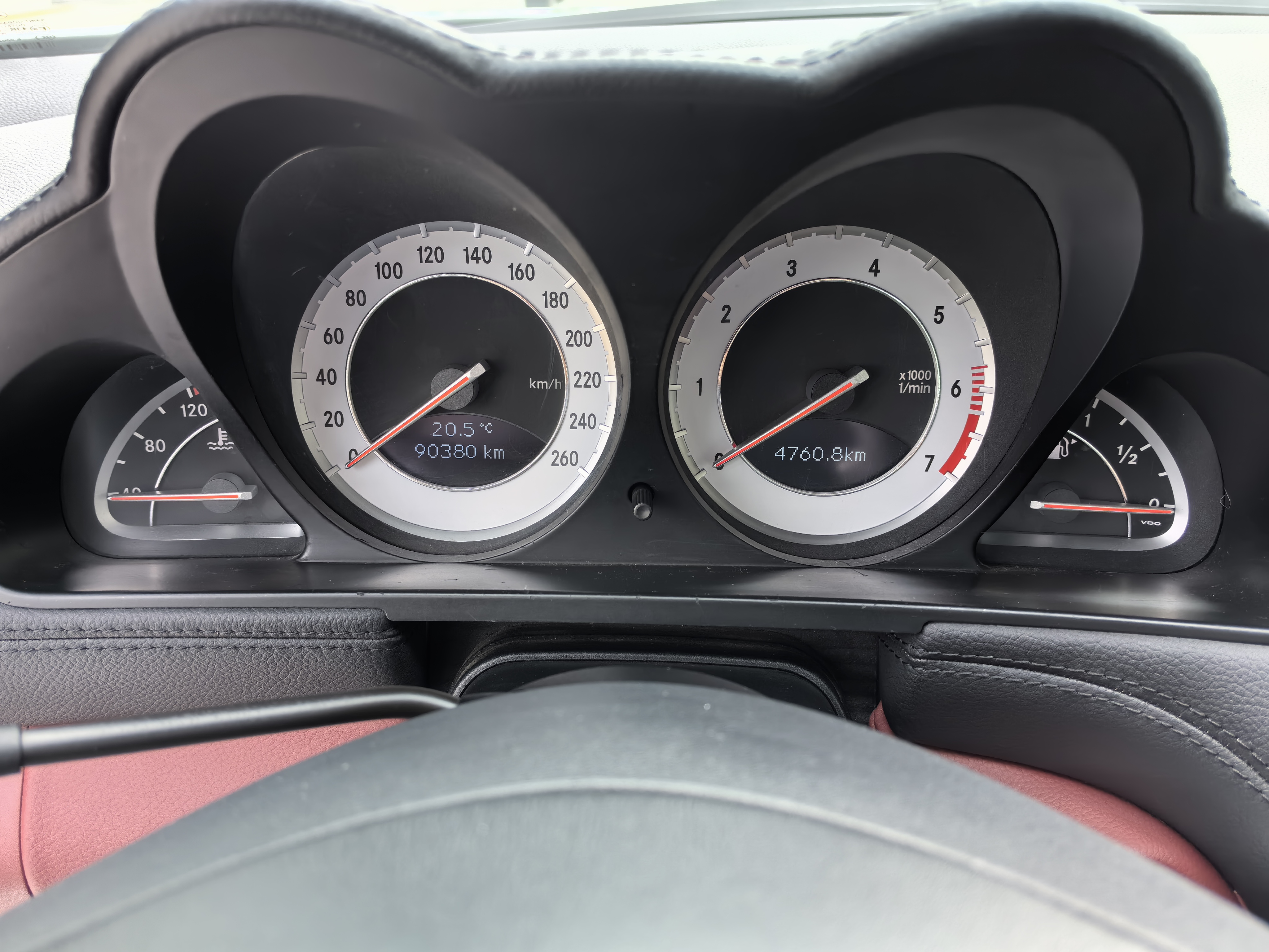 Mercedes-Benz SL Class 2010 car image #10