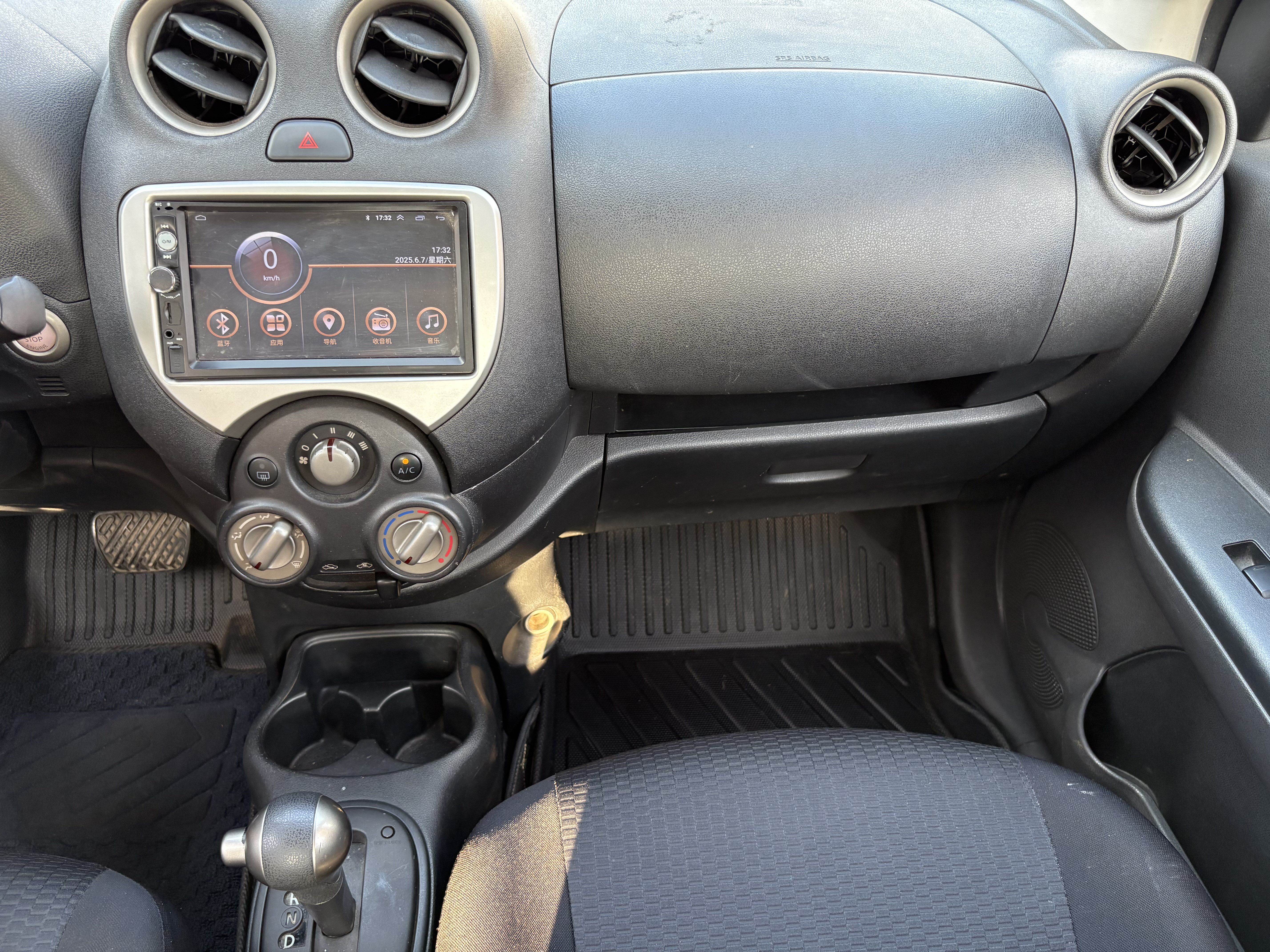 日产 玛驰 2010 汽车图片 #10