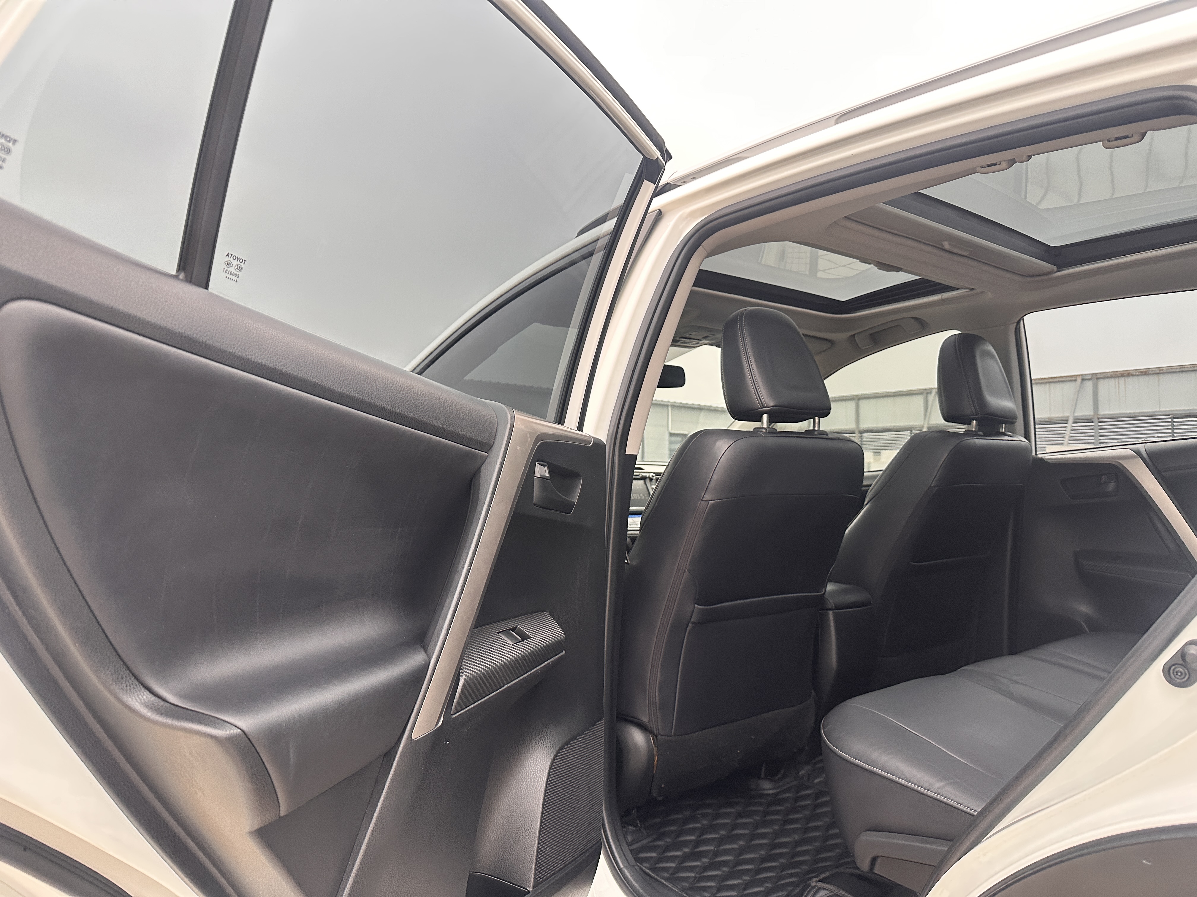 Toyota RAV4 2014 #10 Toyota RAV4 2014 car image #10