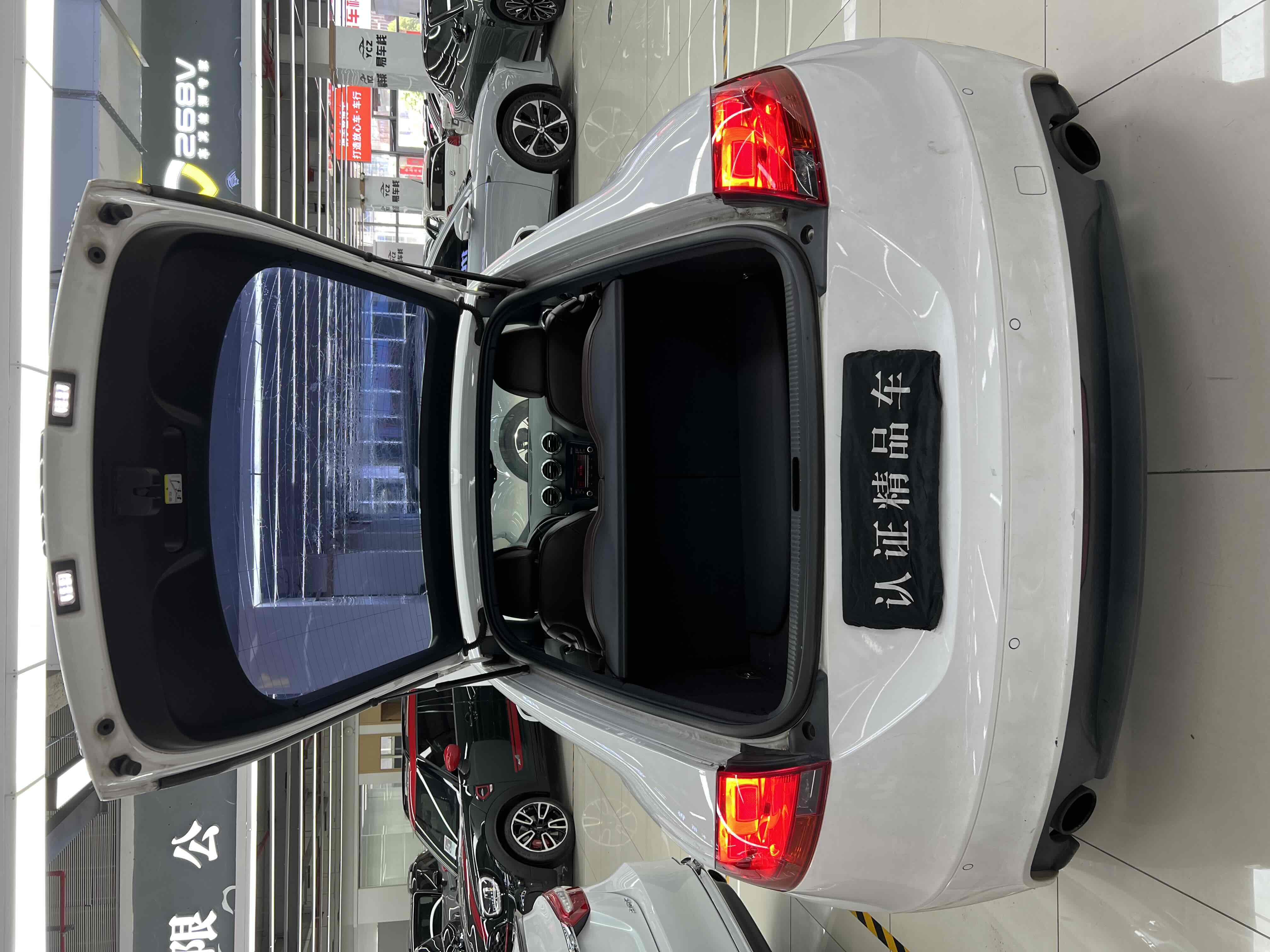 Audi TT 2012 #10 Audi TT 2012 car image #10