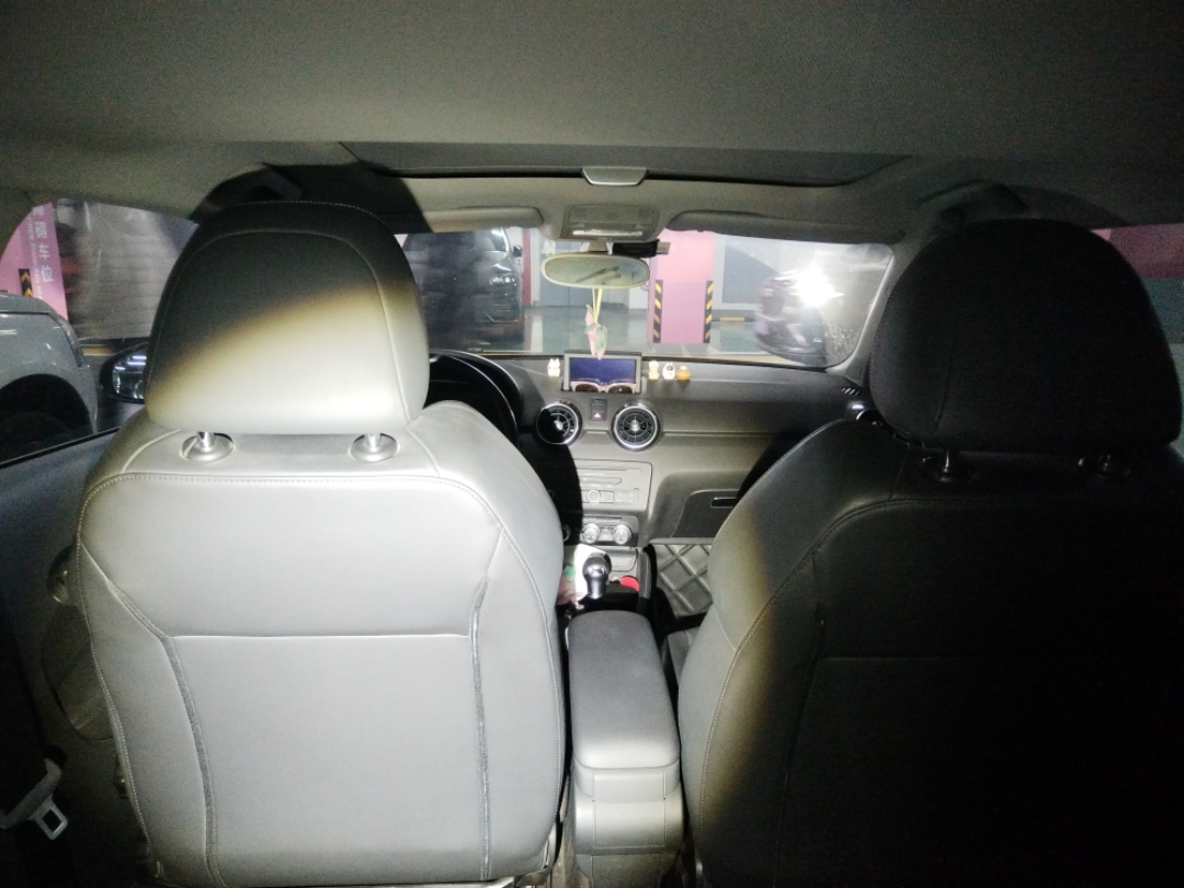 Audi A1 2015 car image #10