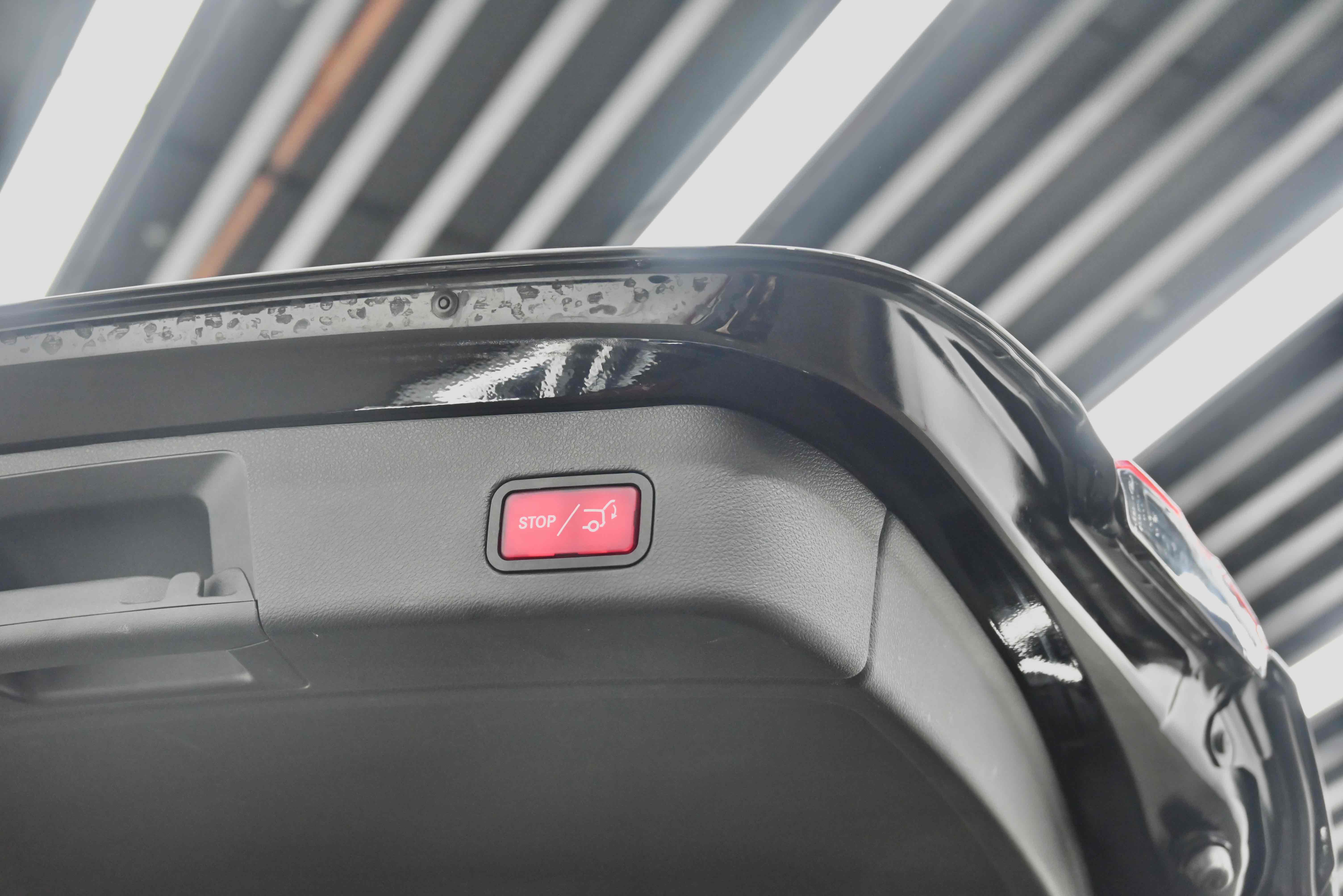 Mercedes-Benz M Class 2014 car image #10