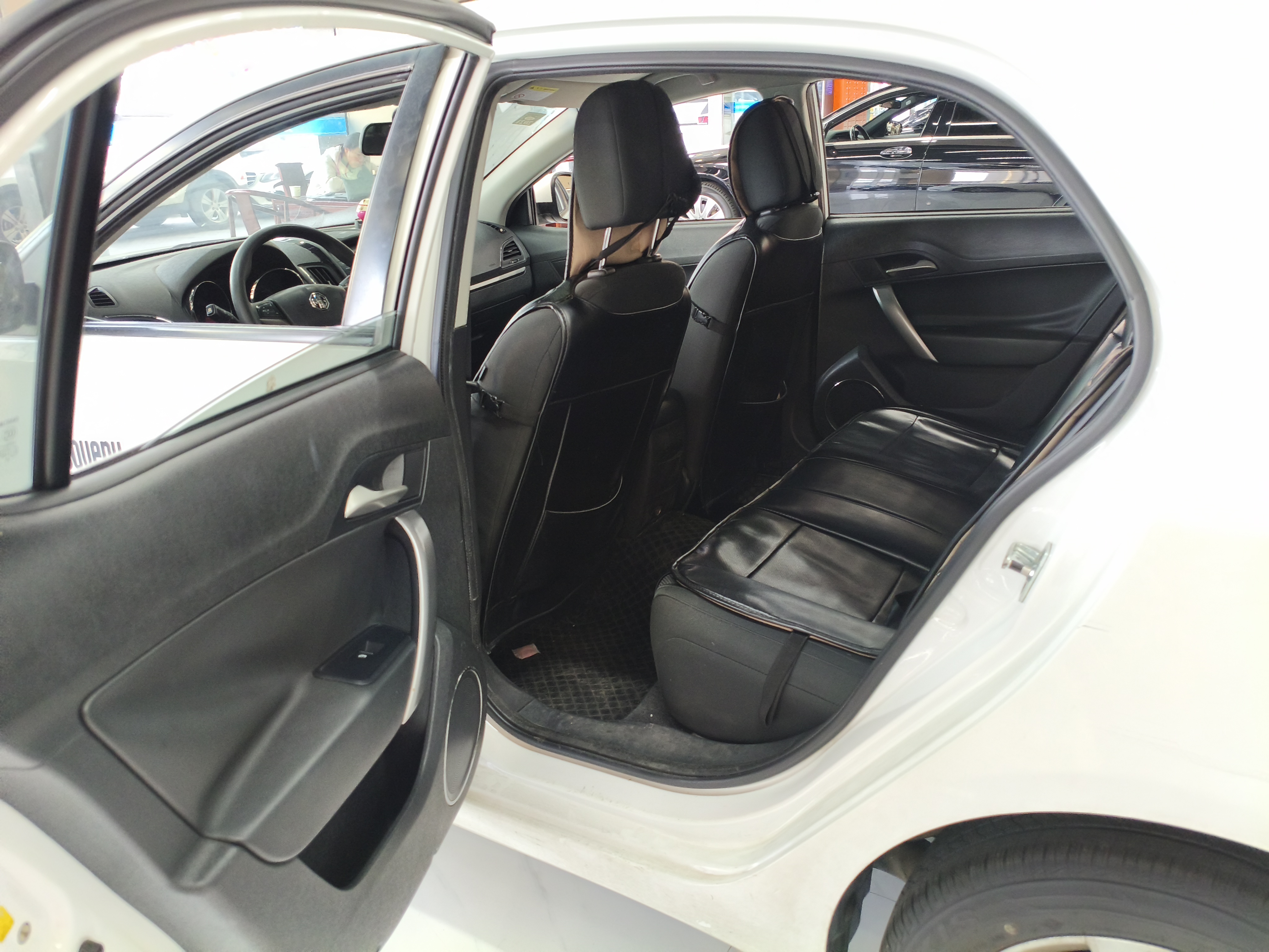 MG 5 2014 #10 MG 5 2014 car image #10