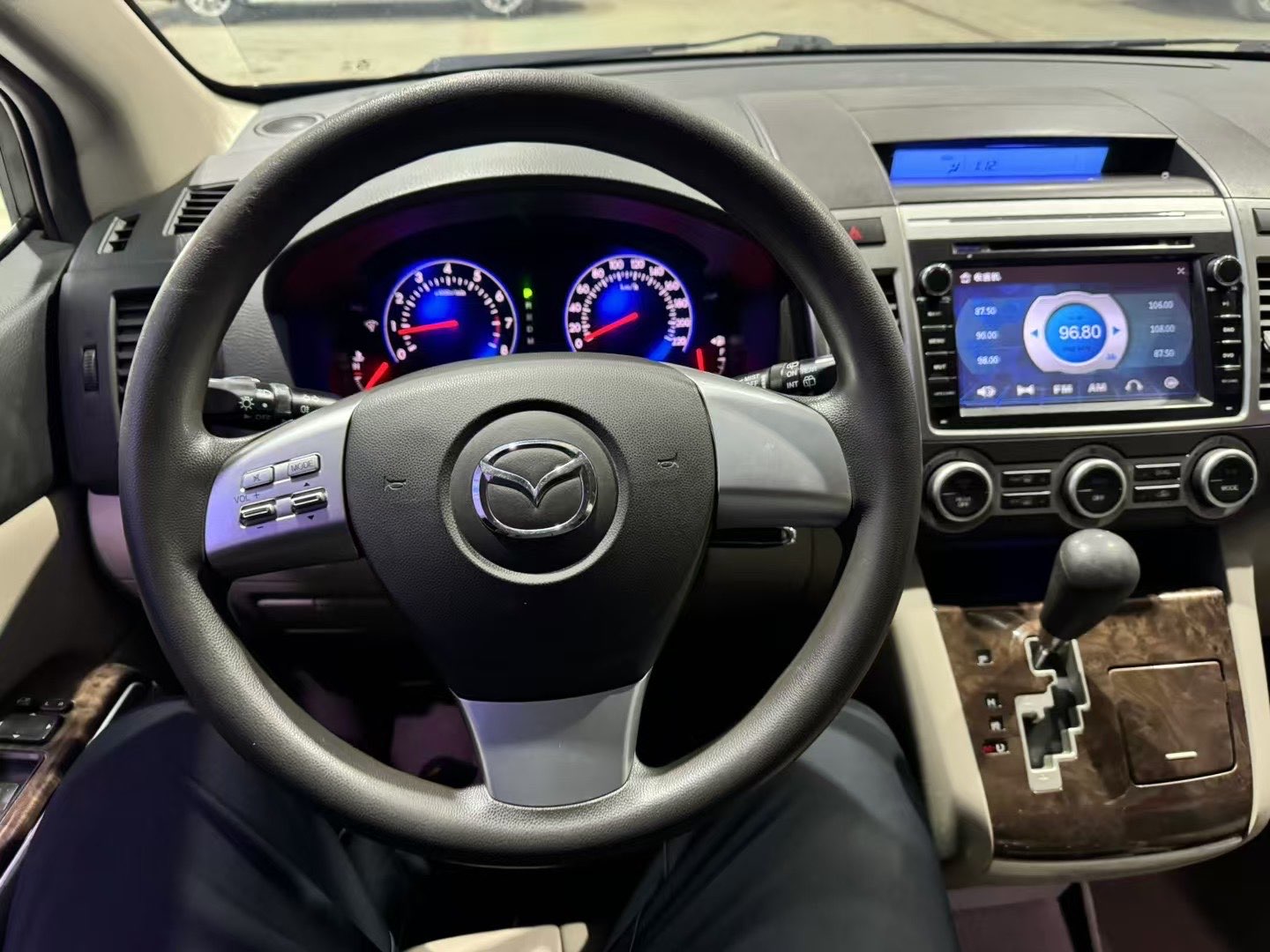 Mazda CX-7 (Imported) 2010 car image #10