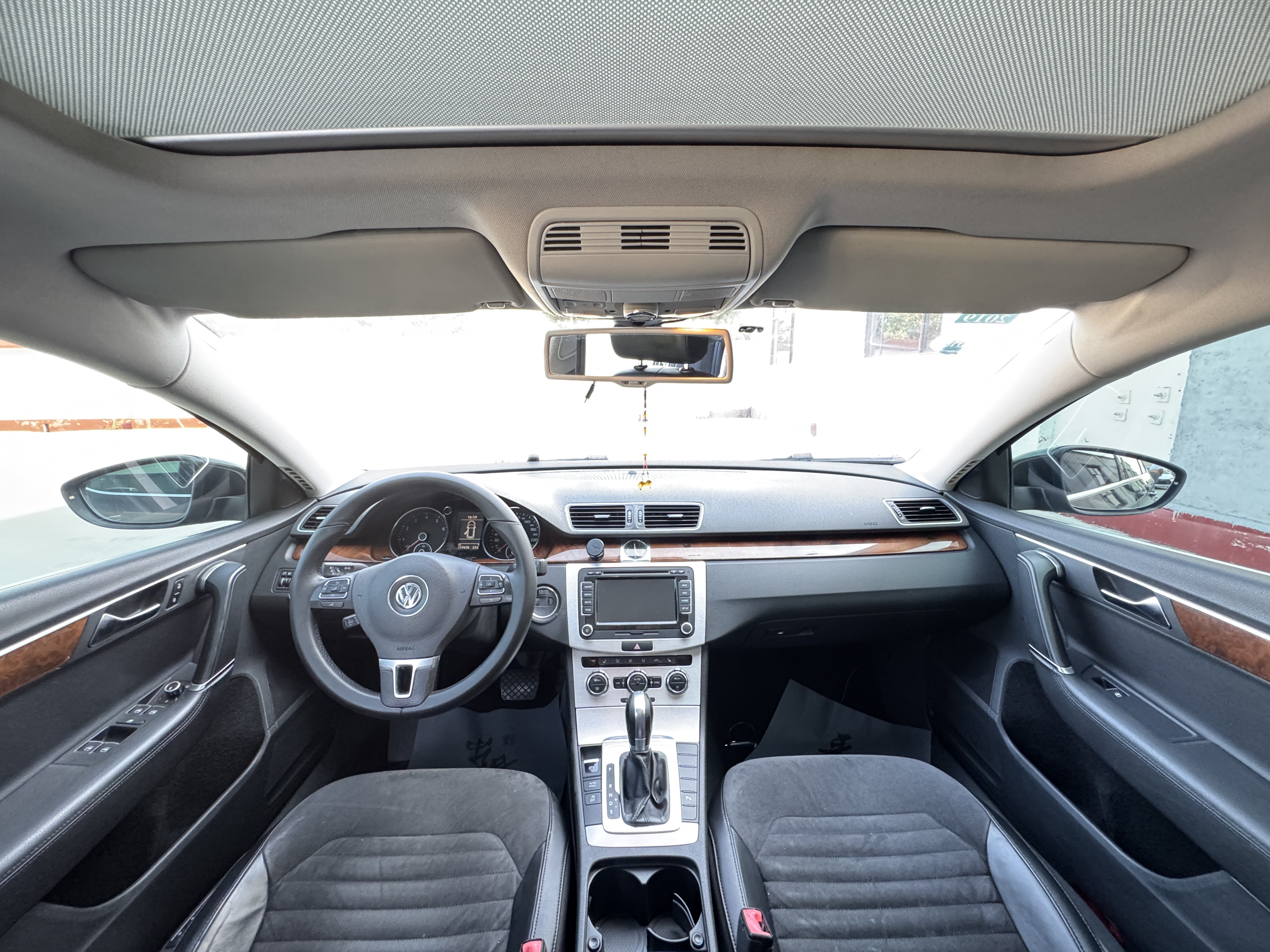 Volkswagen Magotan (Imported) 2012 изображение автомобиля #10