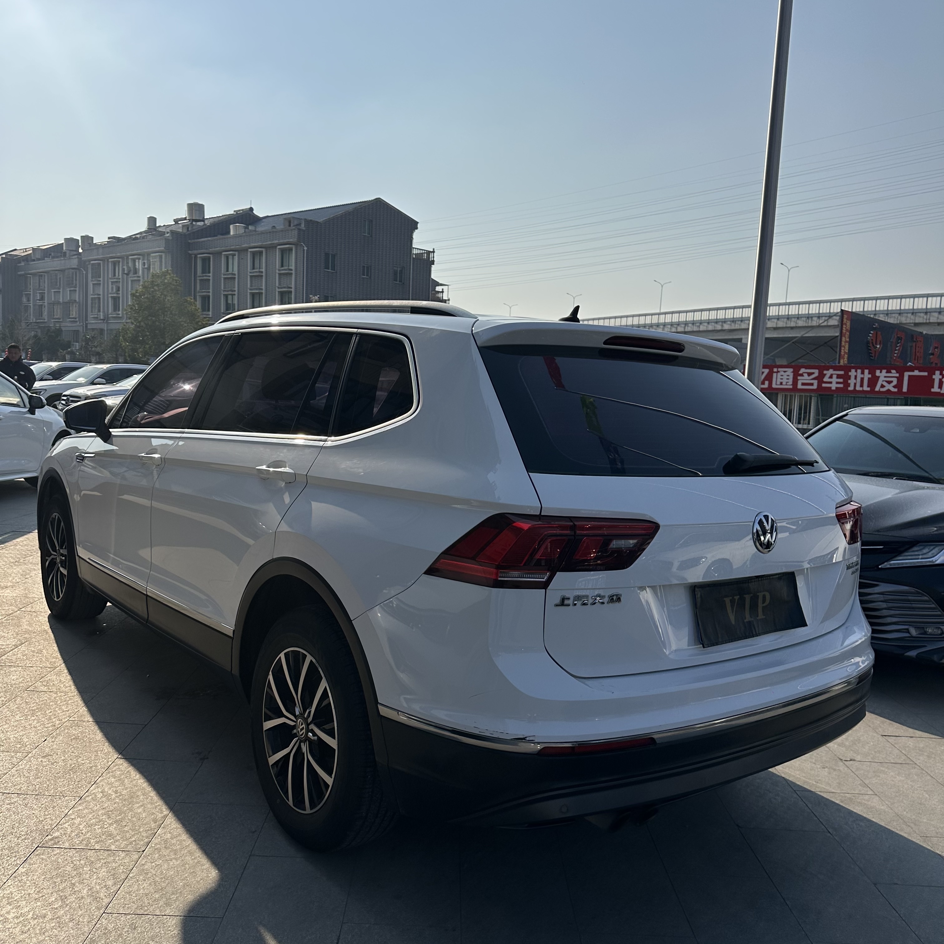 Volkswagen Tiguan L 2017 car image #10