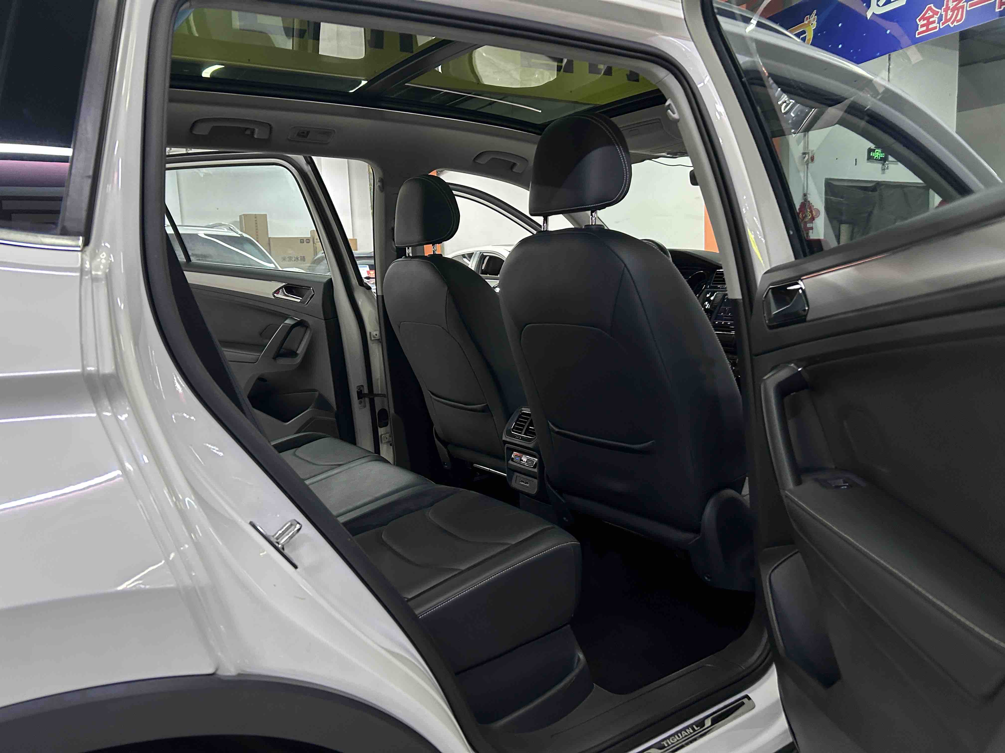 Volkswagen Tiguan L 2017 car image #10