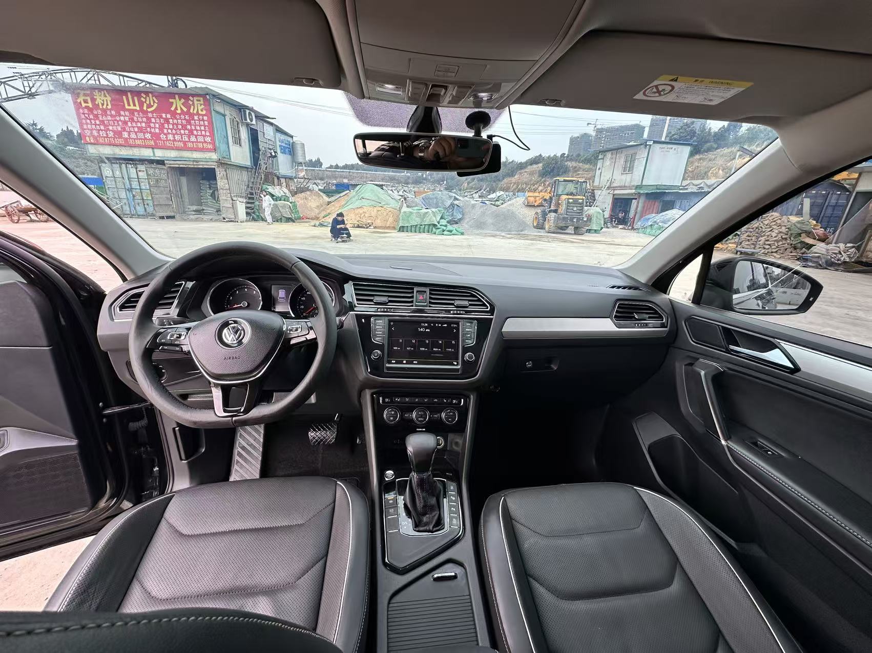 Volkswagen Tiguan L 2017 #10 Volkswagen Tiguan L 2017 car image #10