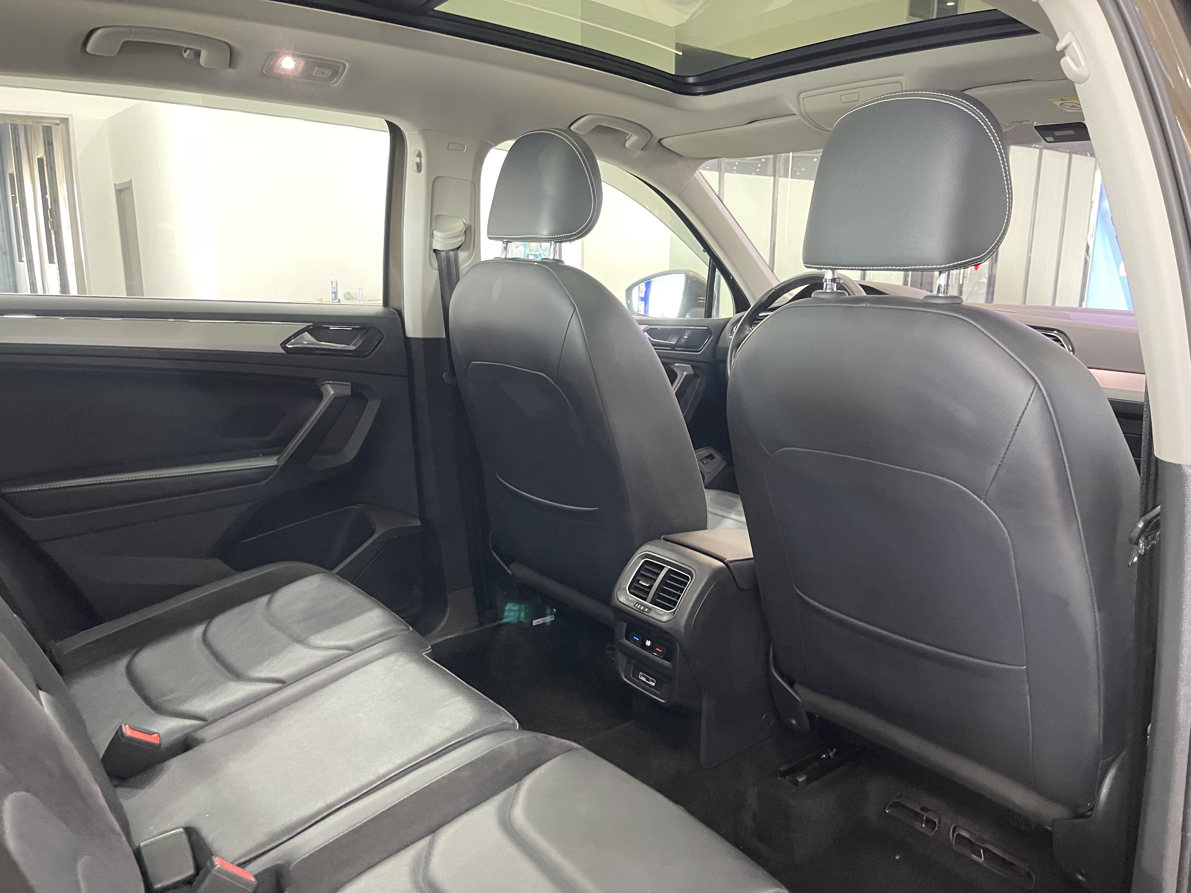 Volkswagen Tiguan L 2017 car image #10