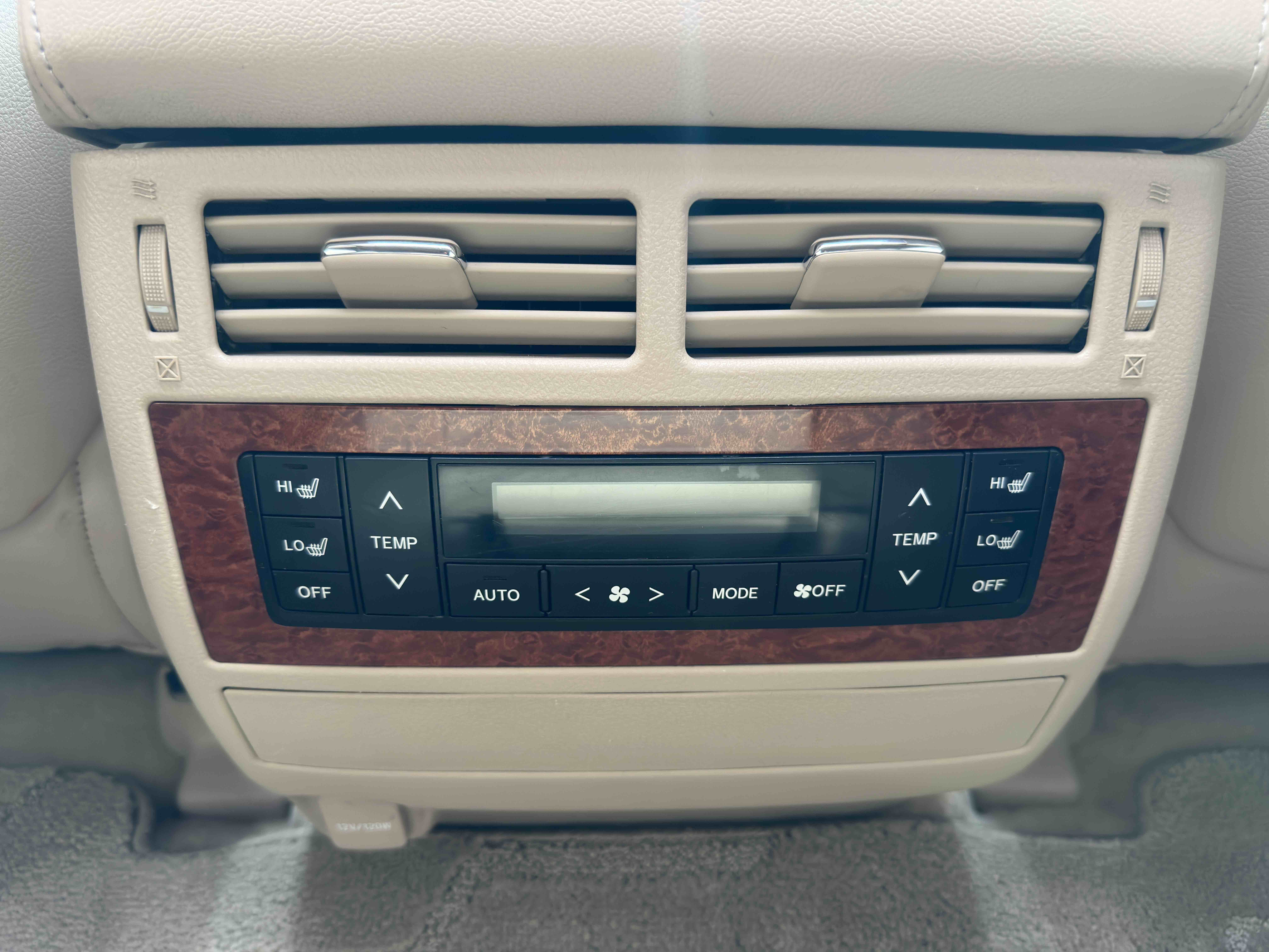 Toyota Land Cruiser 2013 car image #10