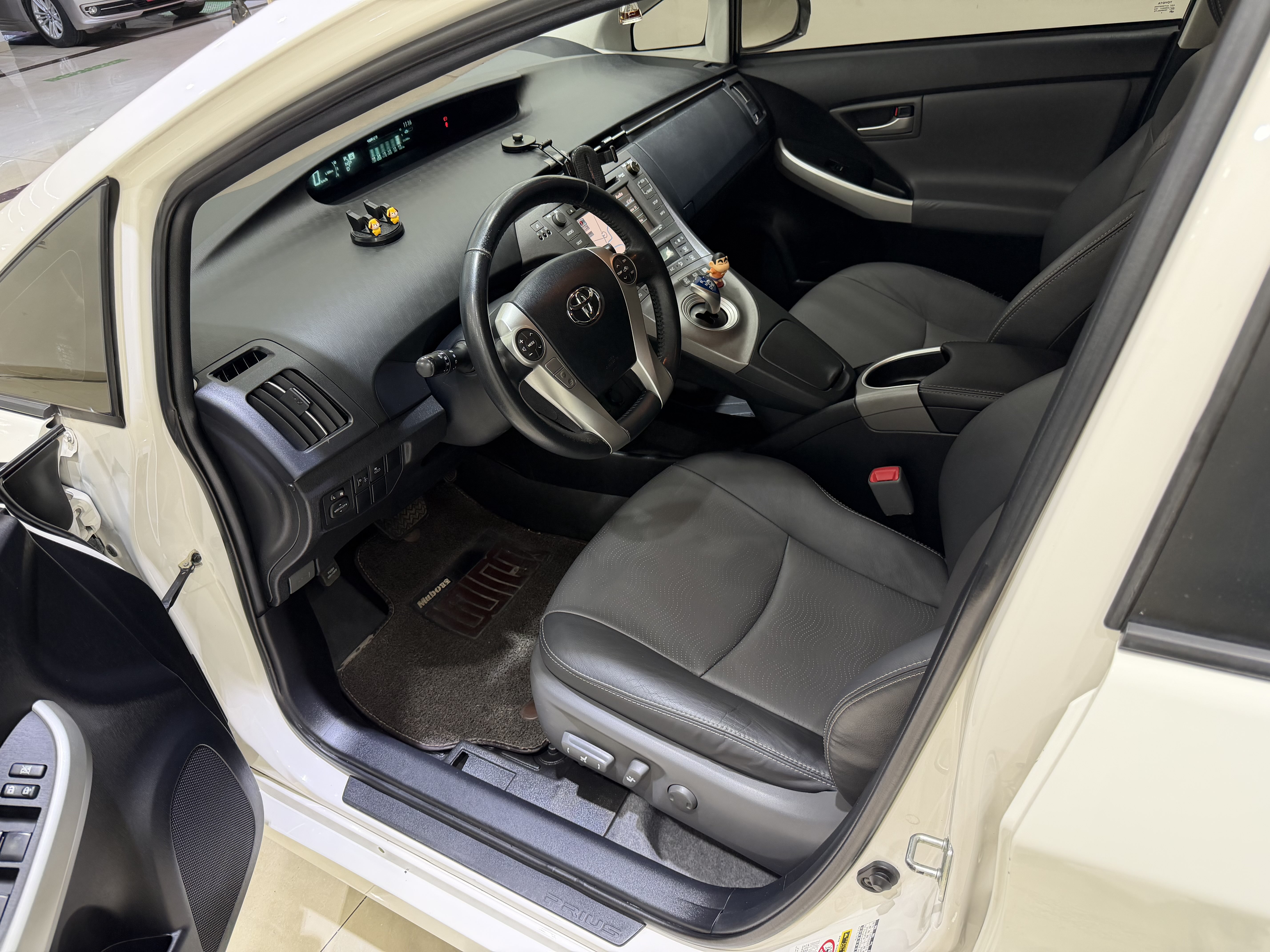 Toyota Prius 2014 car image #10