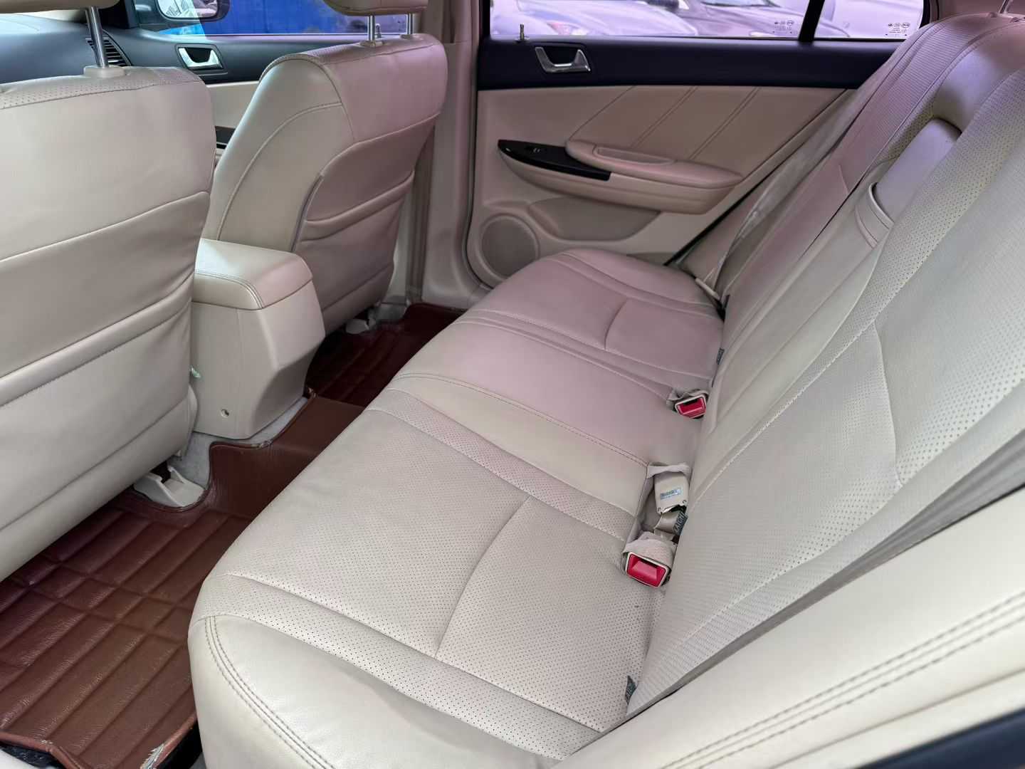 BYD G6 2013 car image #10